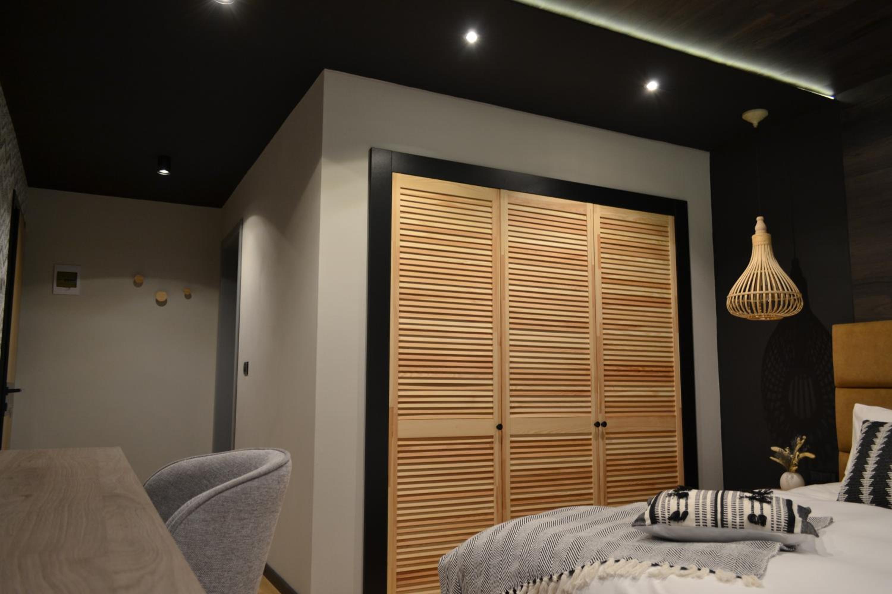 Deluxe Room (2 Adults + 1 Child) photo 1