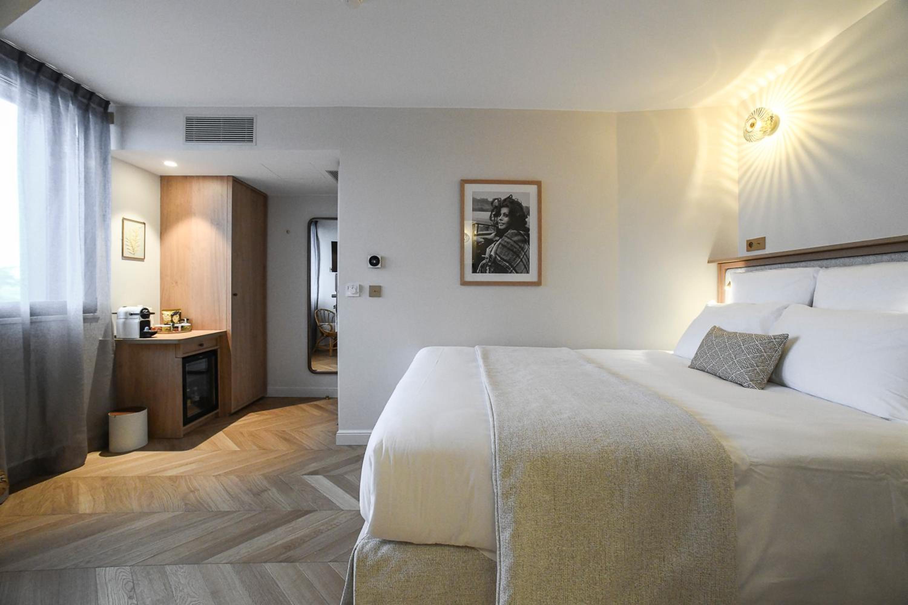 Double Room - Photo 5