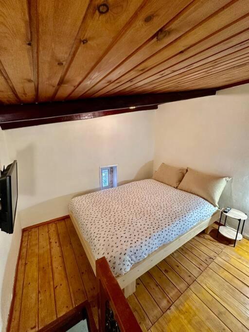 One-Bedroom House photo 2