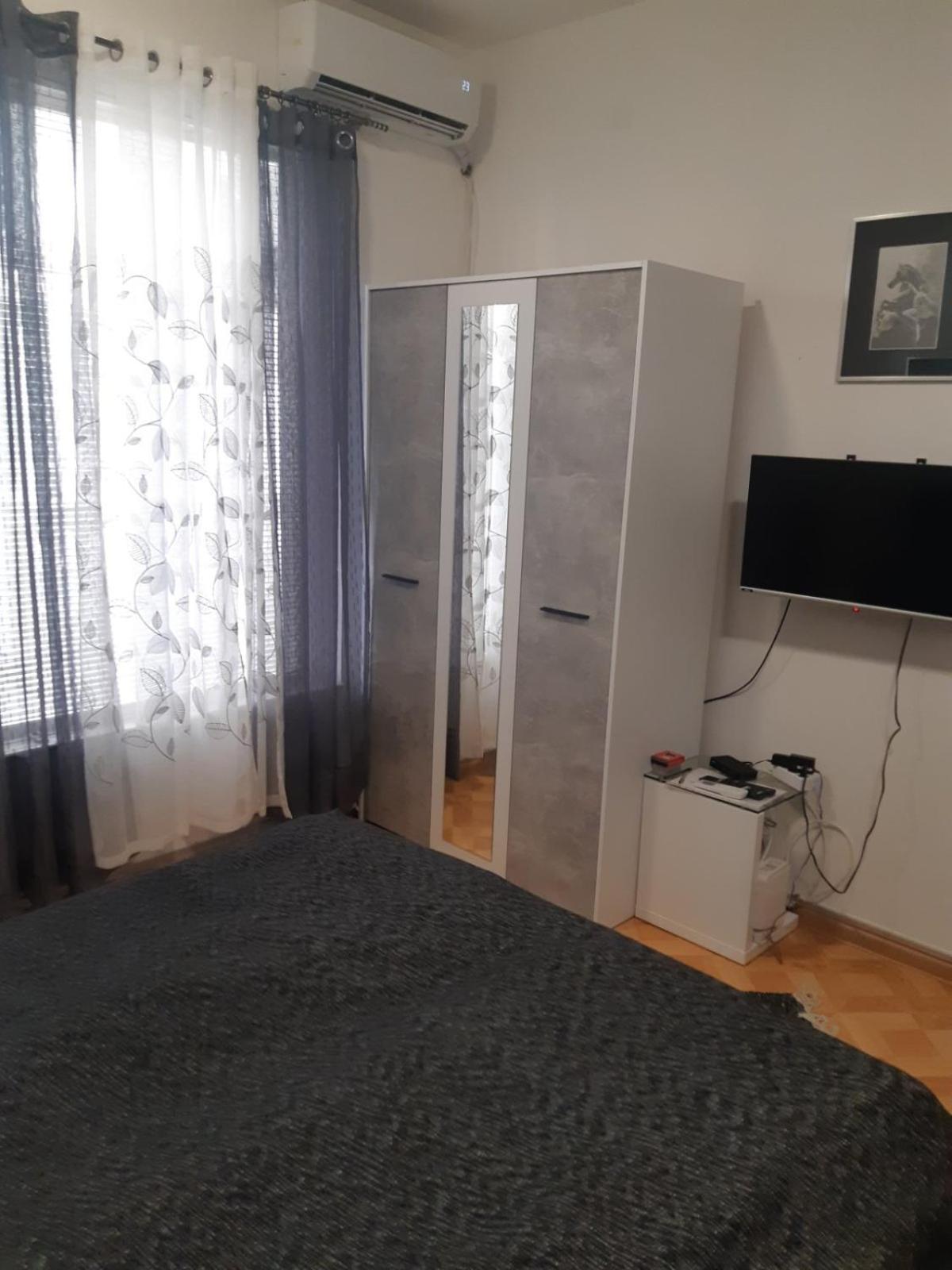 Studio Apartment photo 2
