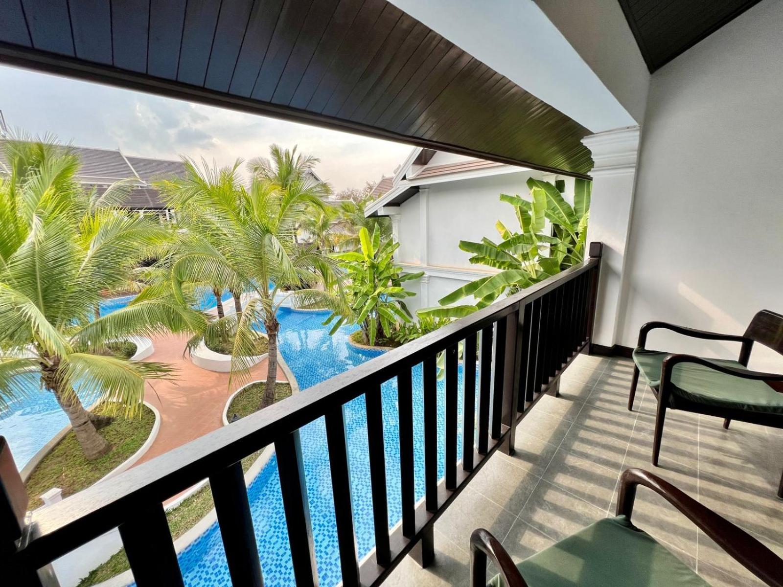 Twin Room with Pool View - Photo 6