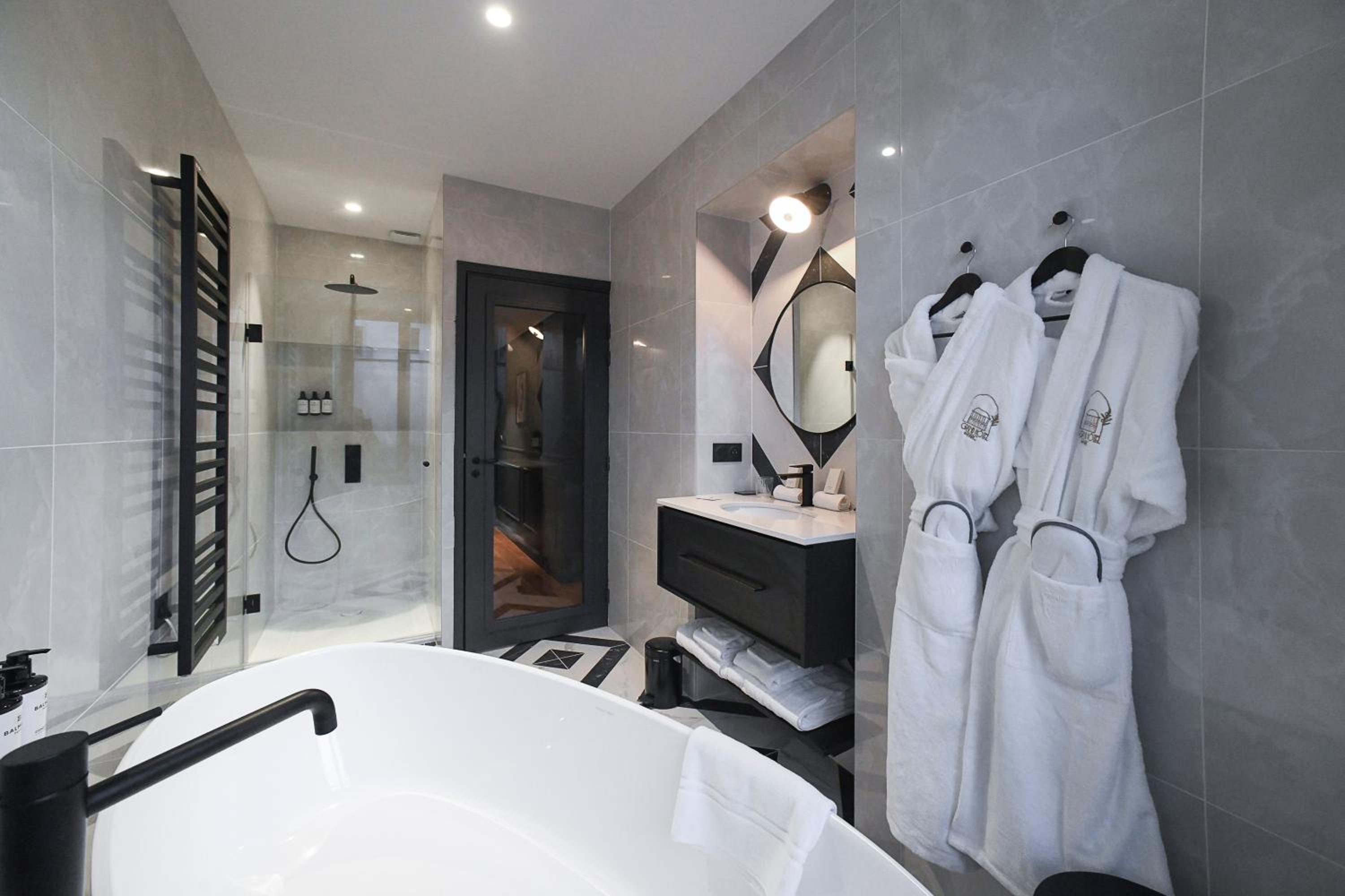 Junior Suite with Terrace - Photo 5
