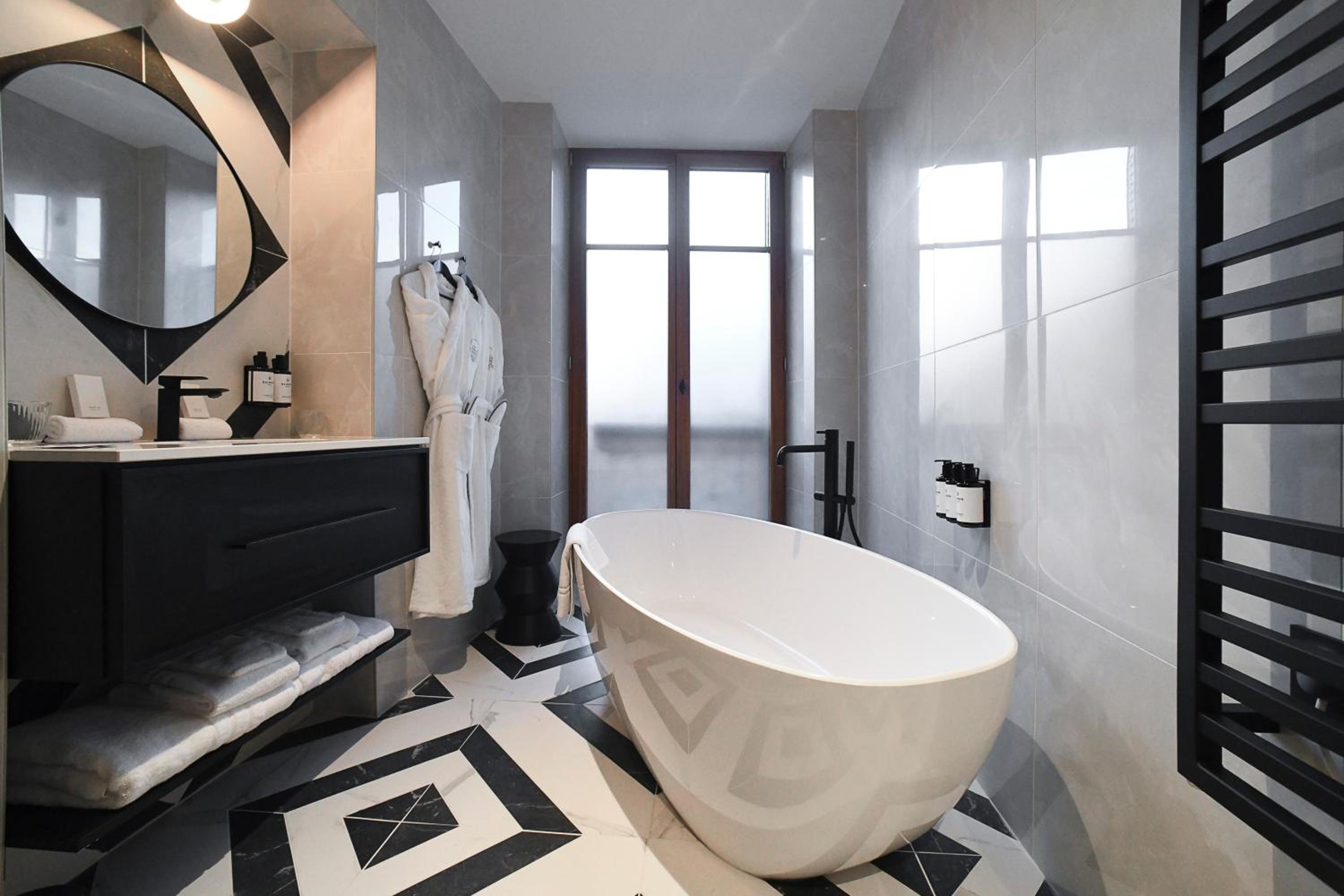Junior Suite with Terrace - Photo 4