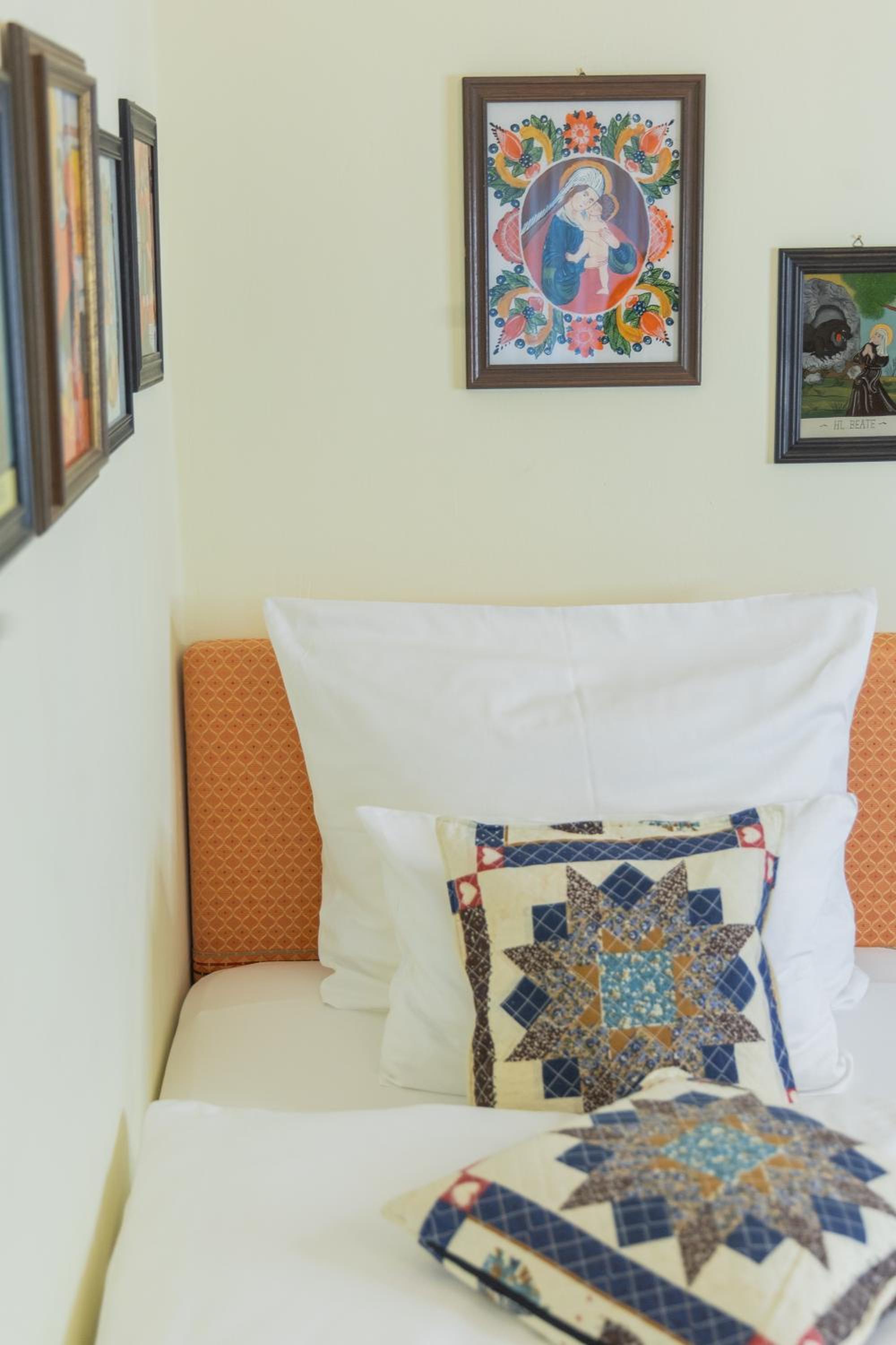 Economy Single Room with Shared Bathroom