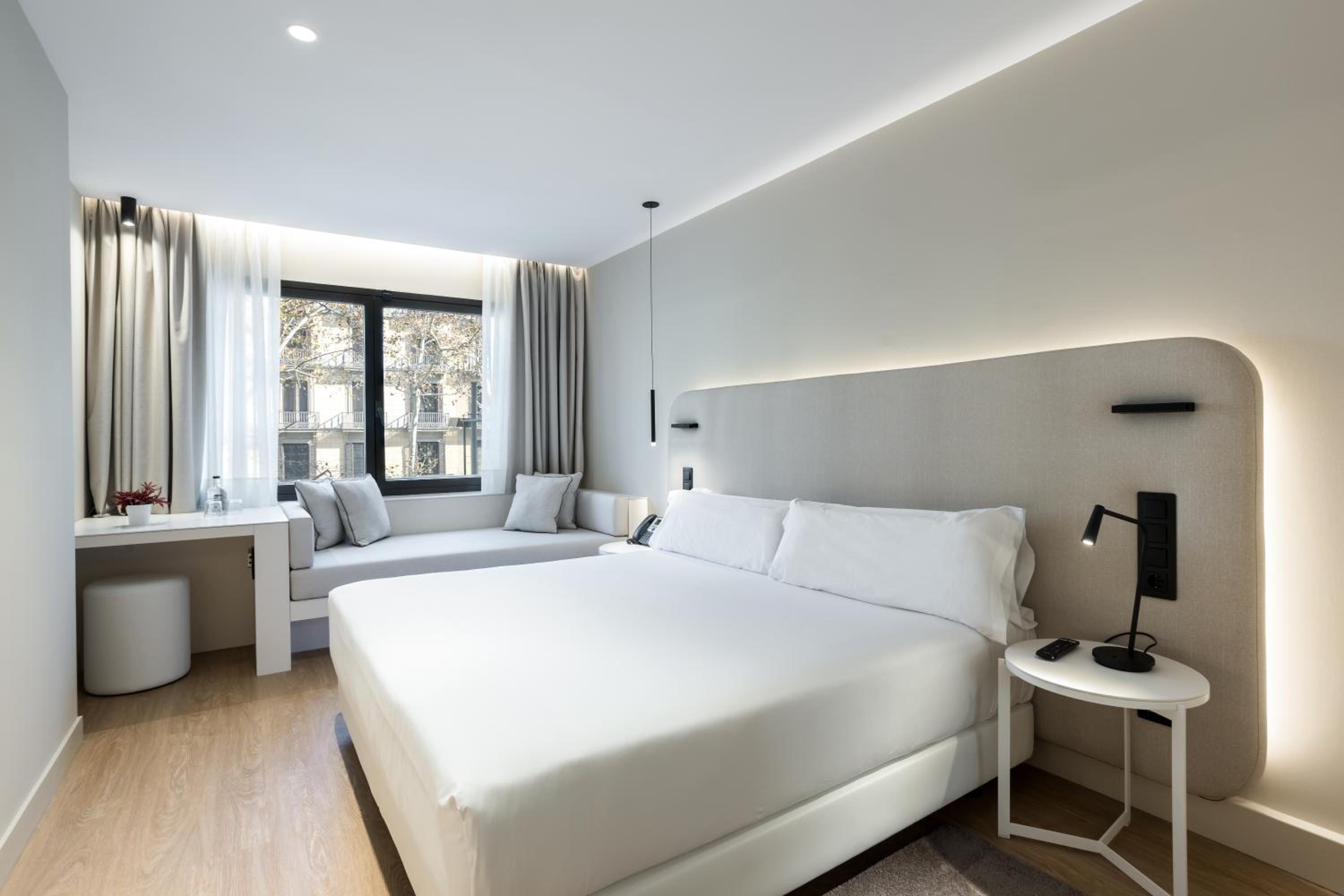 Nuevo Diseño Habitación con vista a las Ramblas
