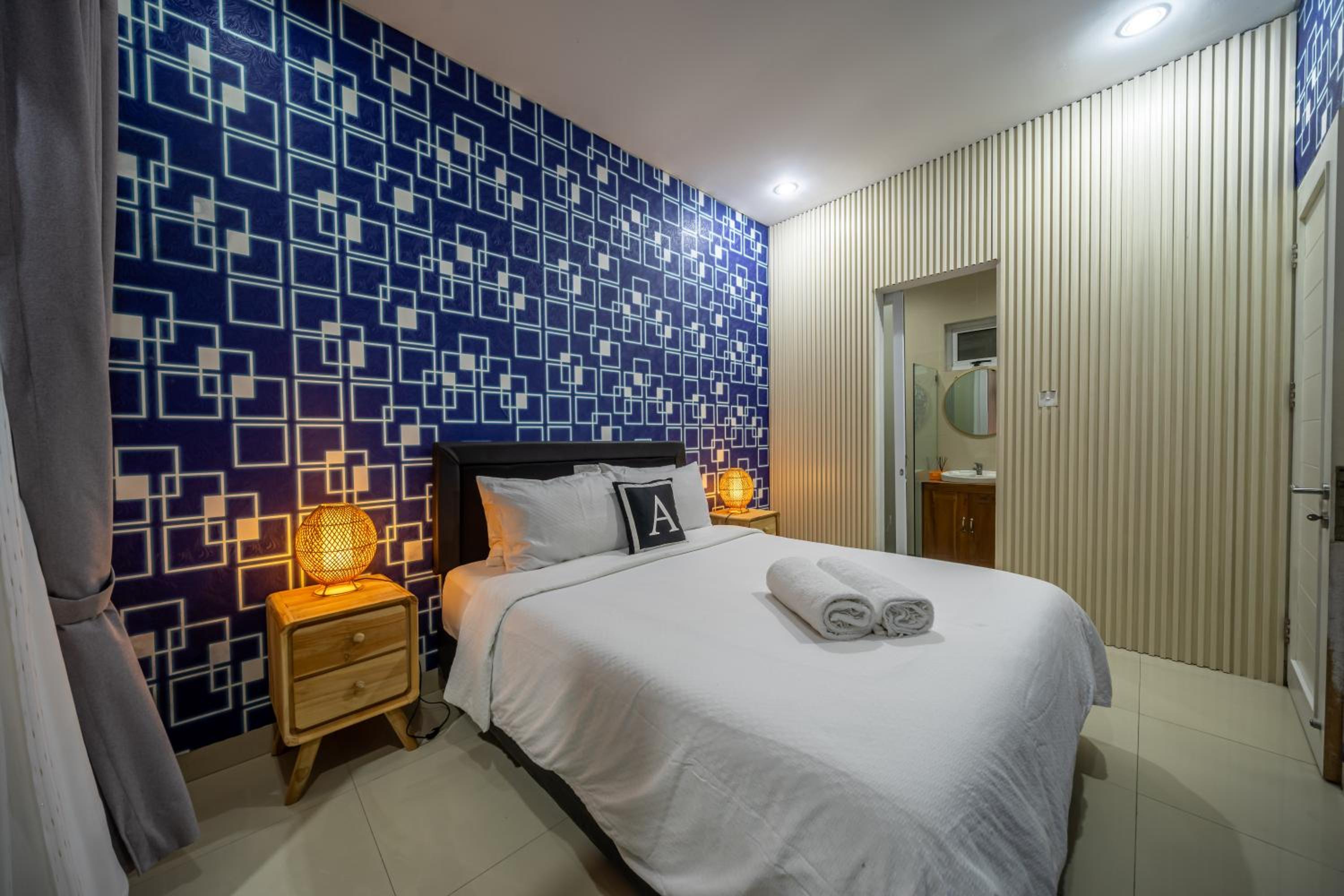 Three-Bedroom Villa - Photo 32