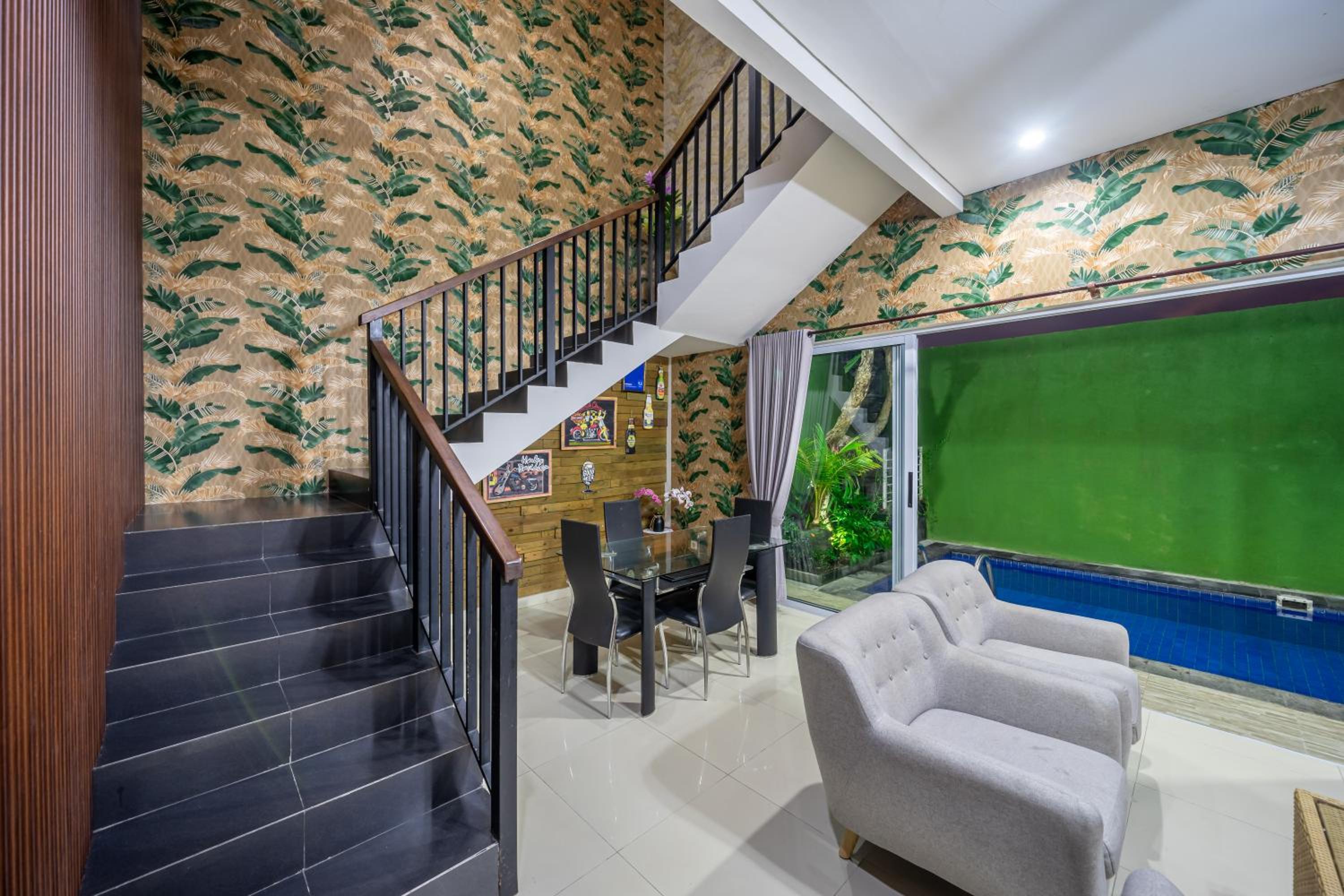 Three-Bedroom Villa - Photo 8