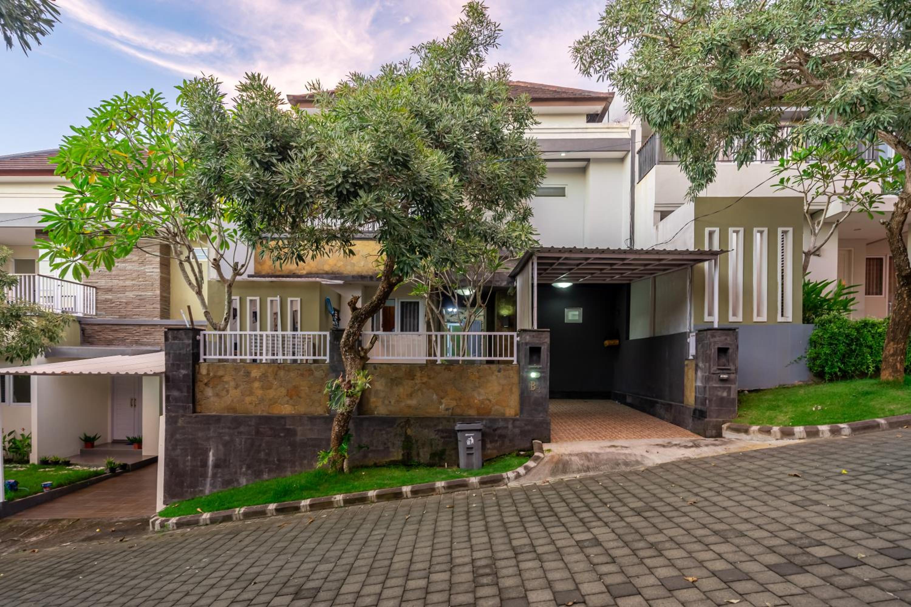 Three-Bedroom Villa - Photo 6
