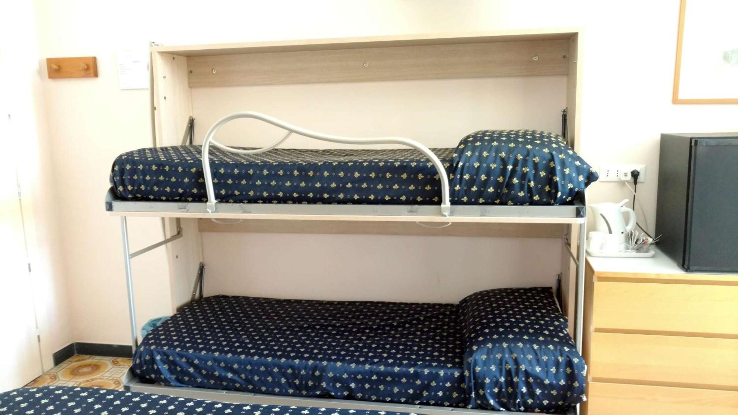 Quadruple Room - Photo 7