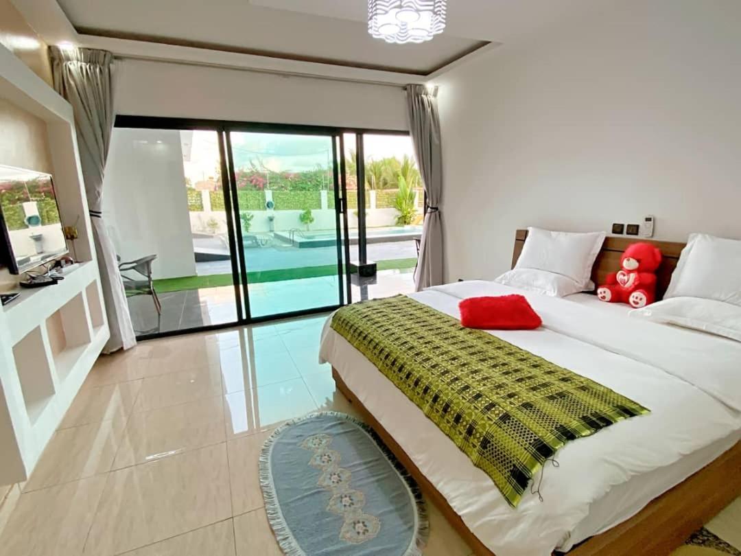 Villa With Private Pool photo 3