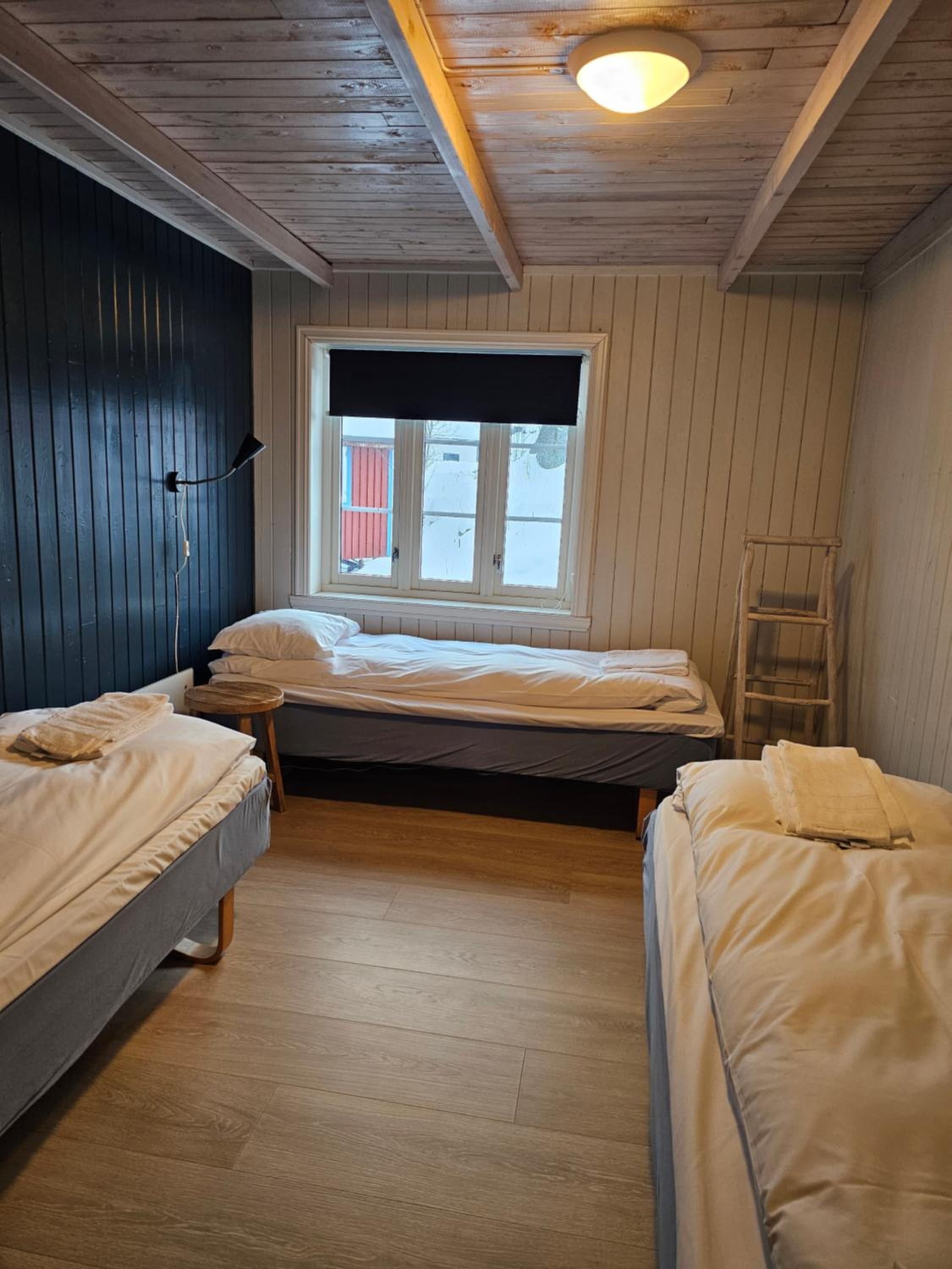 Three-Bedroom Cottage (8 Adults) - Photo 5