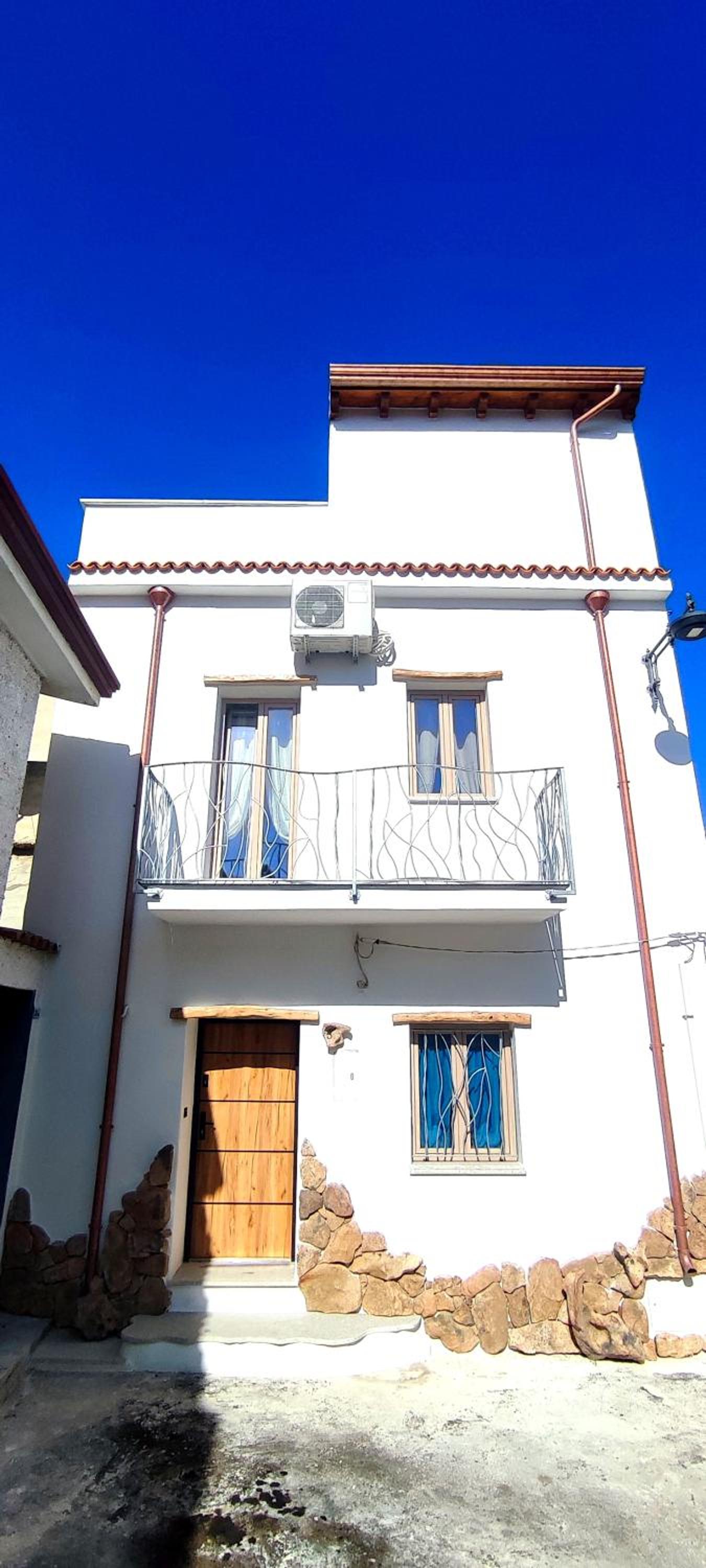 Three-Bedroom House photo 3