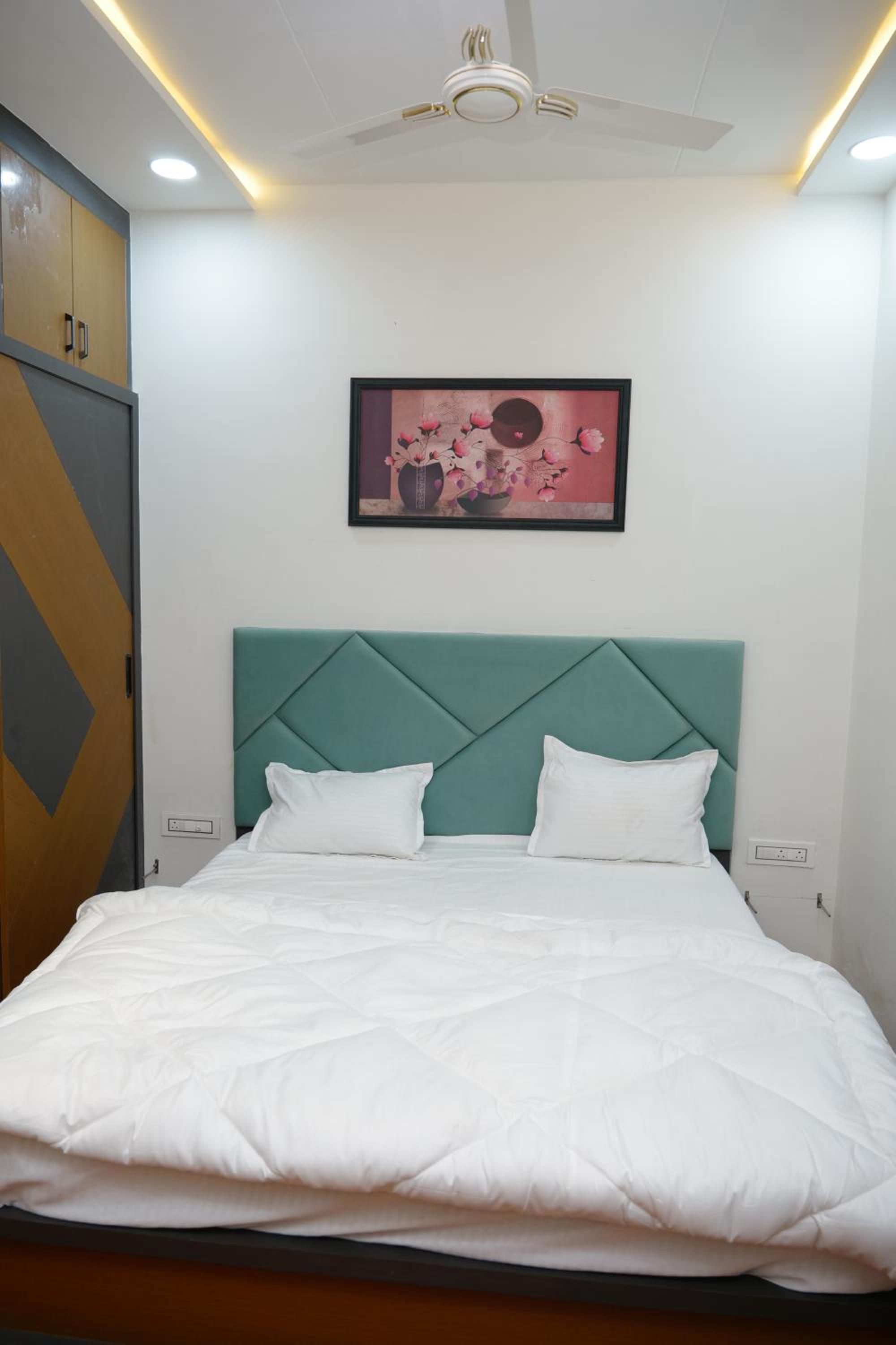 Deluxe Double Room with Bath