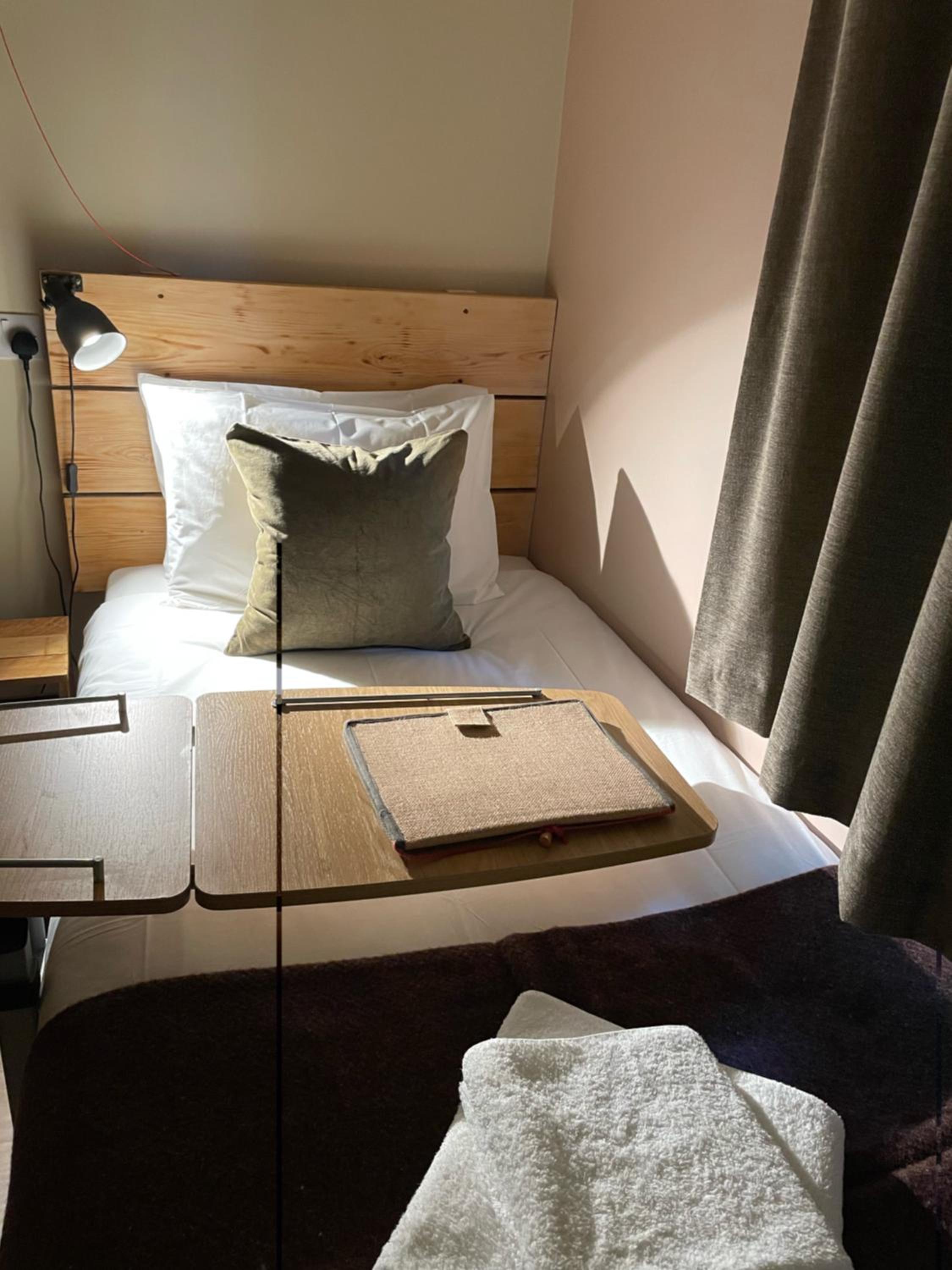 Twin Room - Disability Access - Photo 2