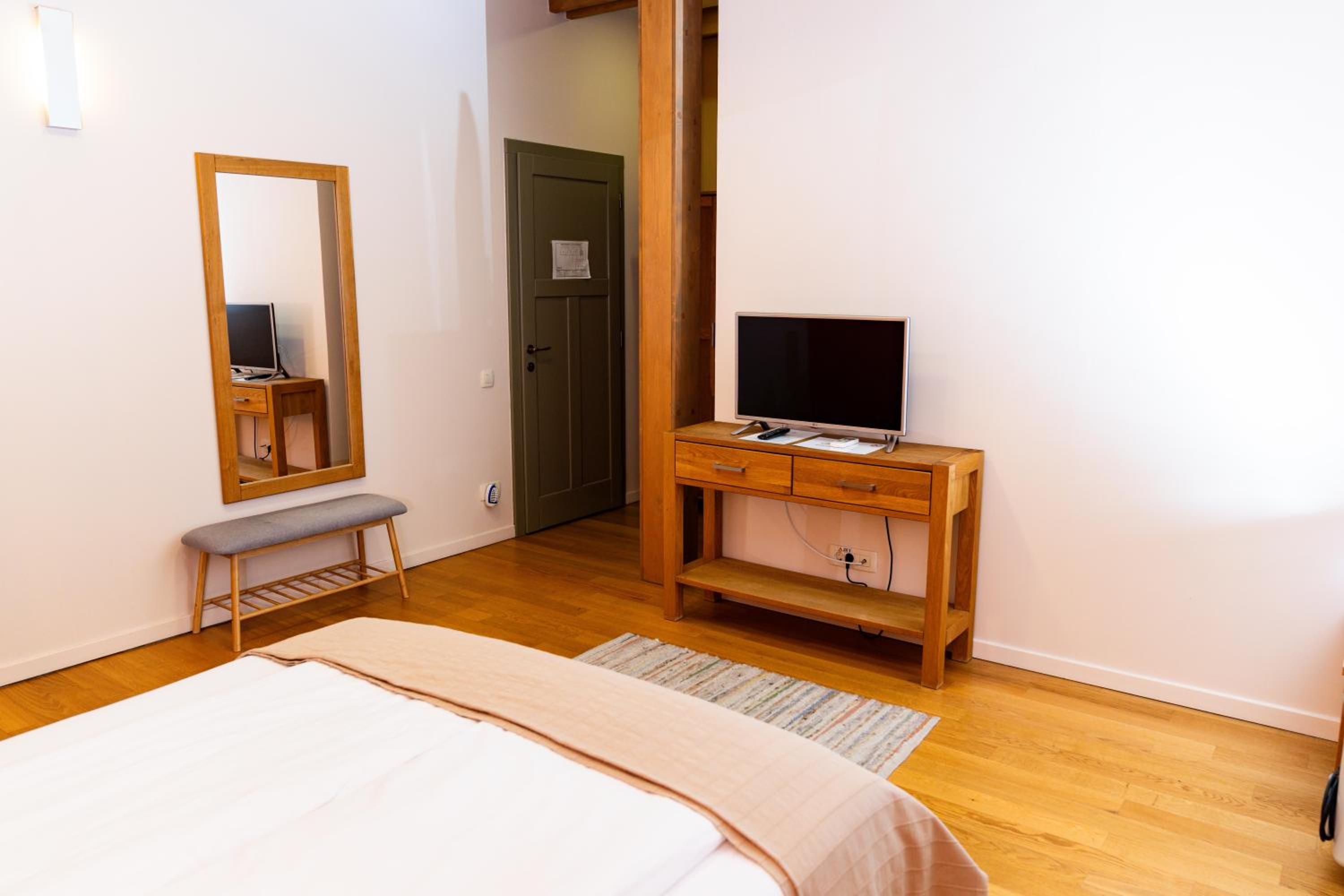 Queen Room - Photo 7
