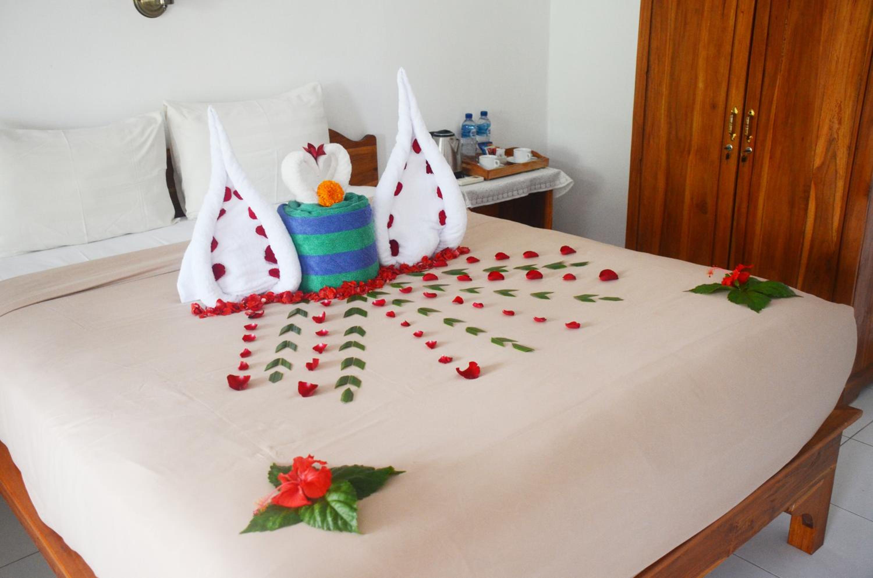 Standard Double Room - Photo 12
