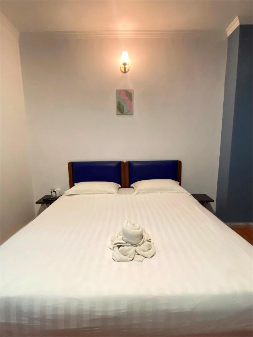 Deluxe King Room photo 1