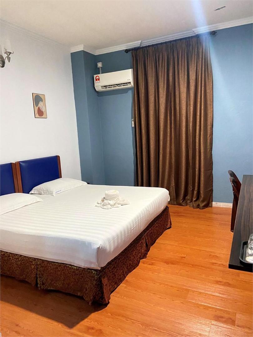 Deluxe King Room photo 2