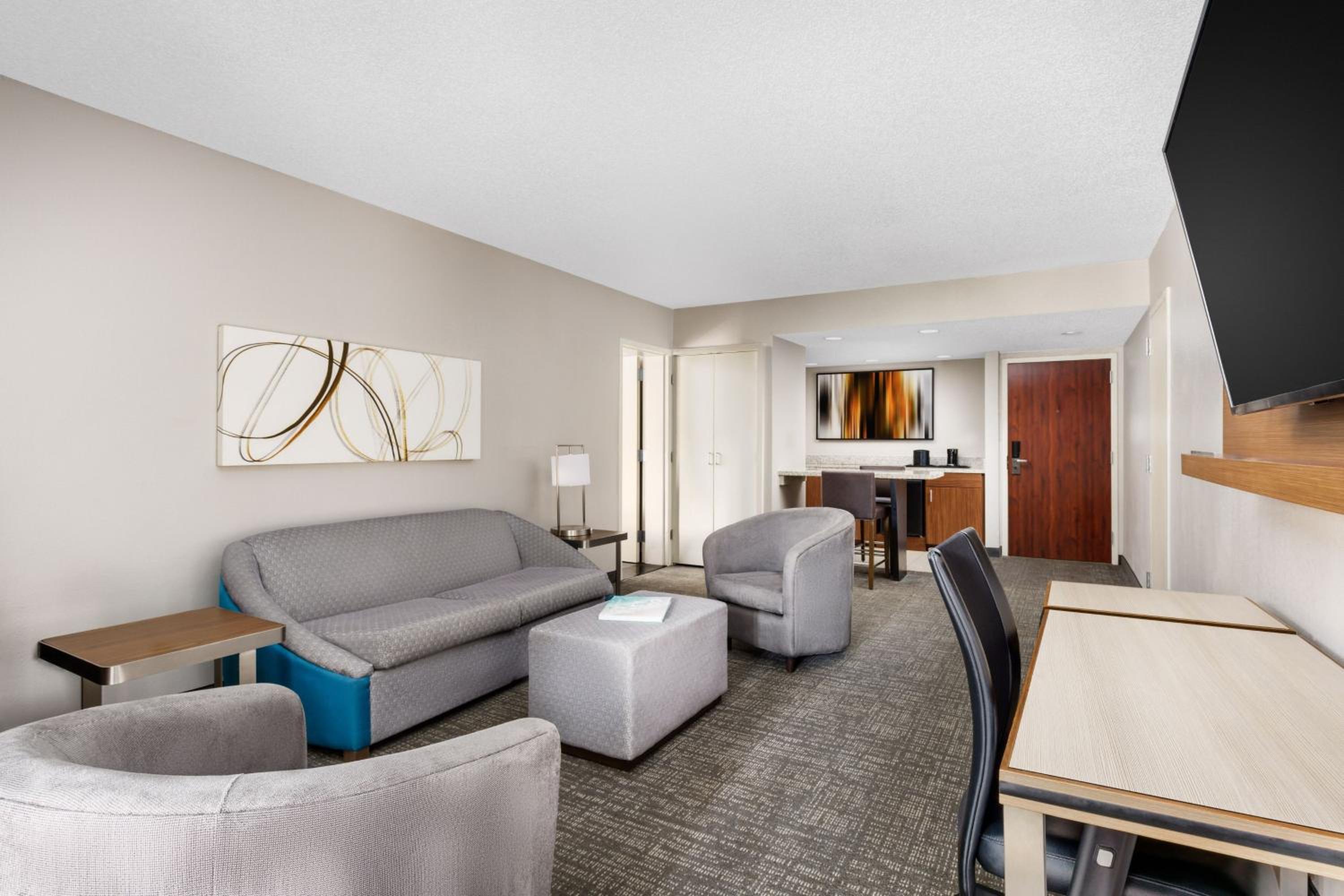 One-Bedroom King Suite - Non-Smoking - Photo 1