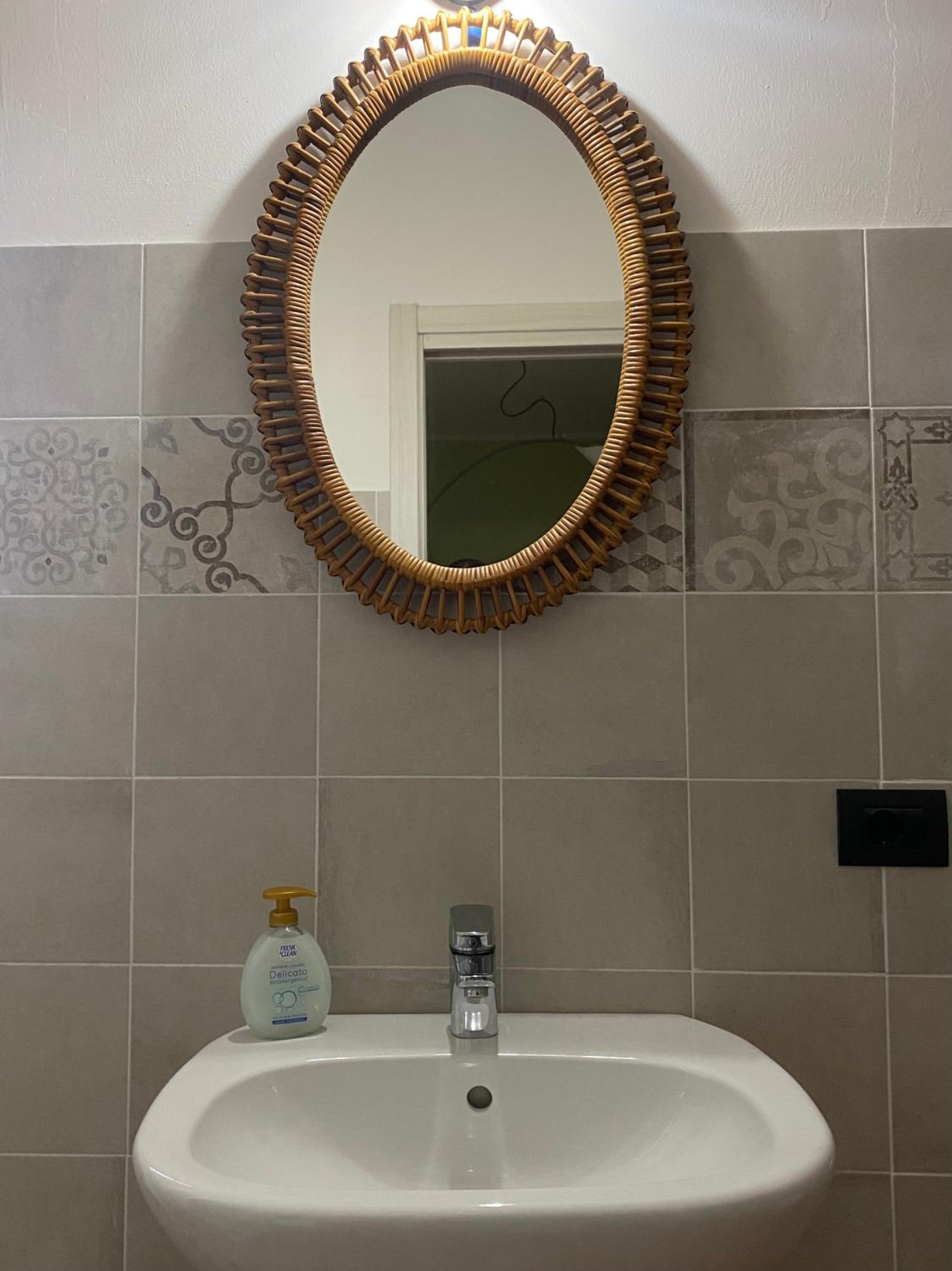 Single Room with Private Bathroom photo 3