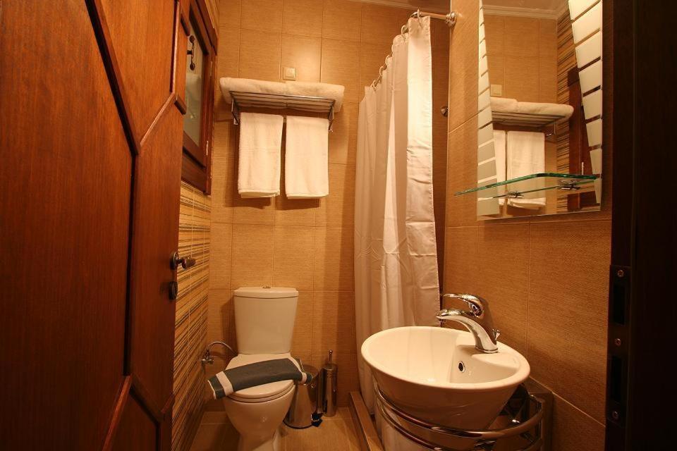 Double Room - Photo 12