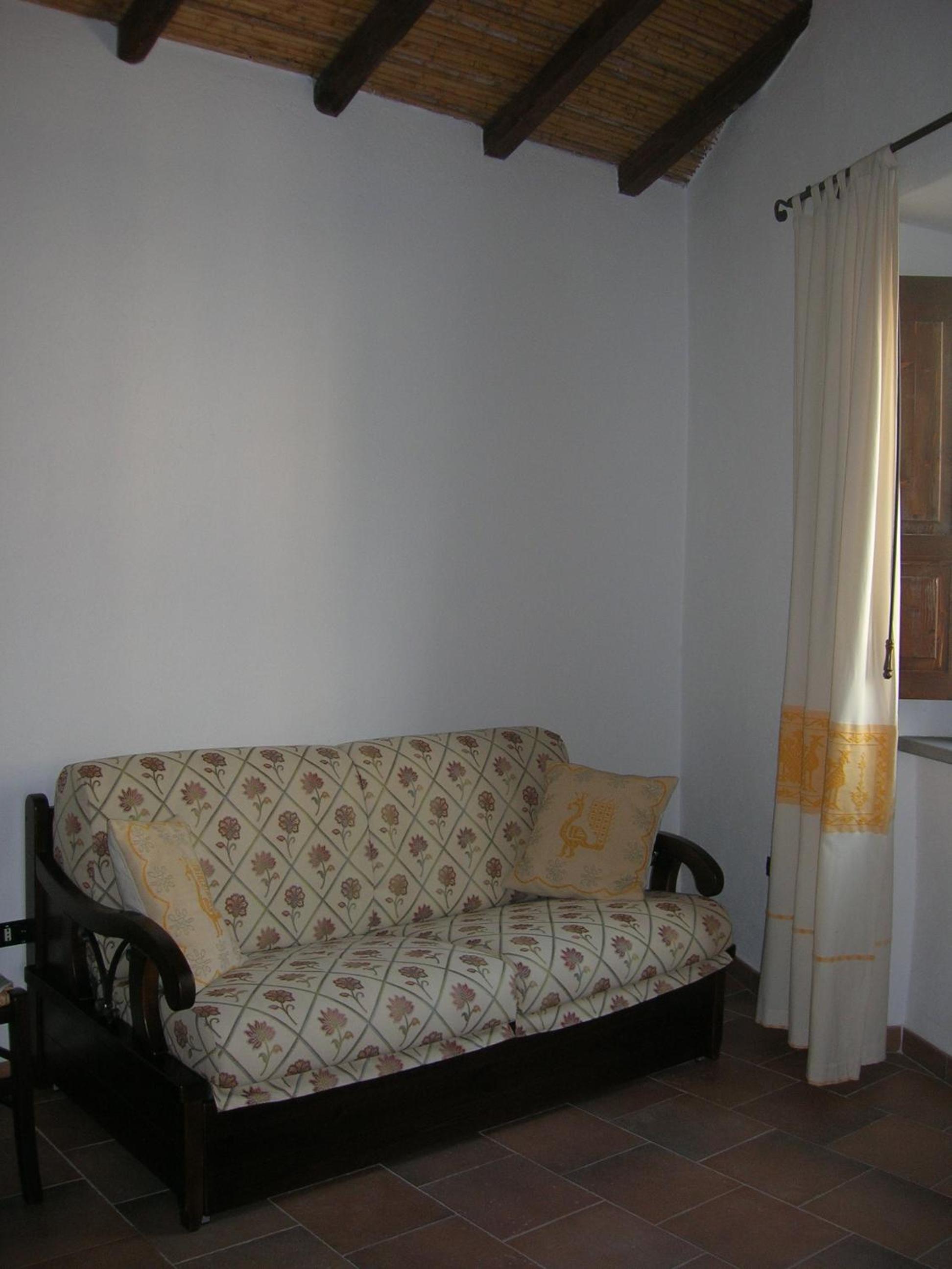 One-Bedroom House photo 1