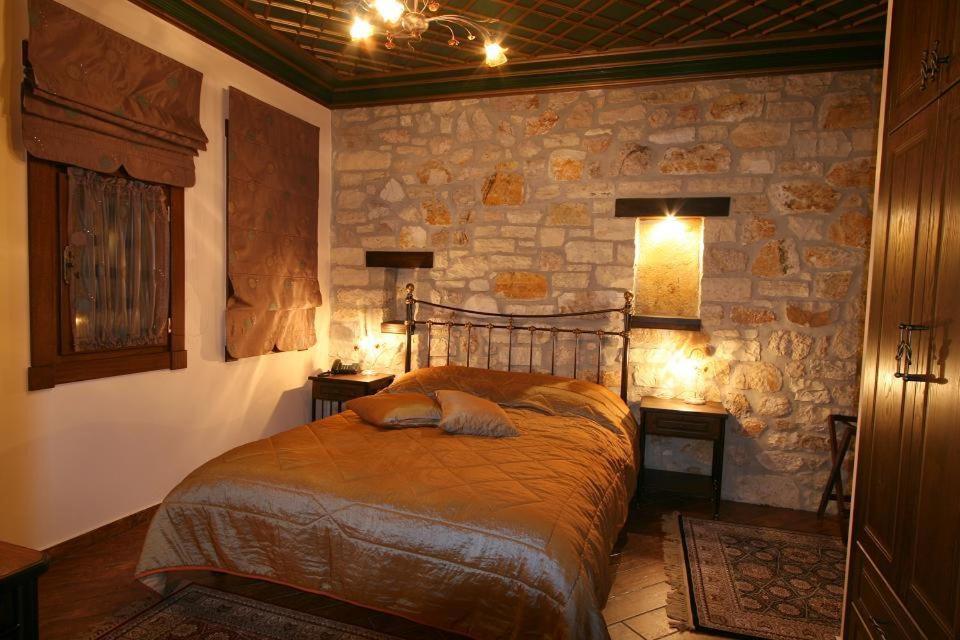 Double Room - Photo 11