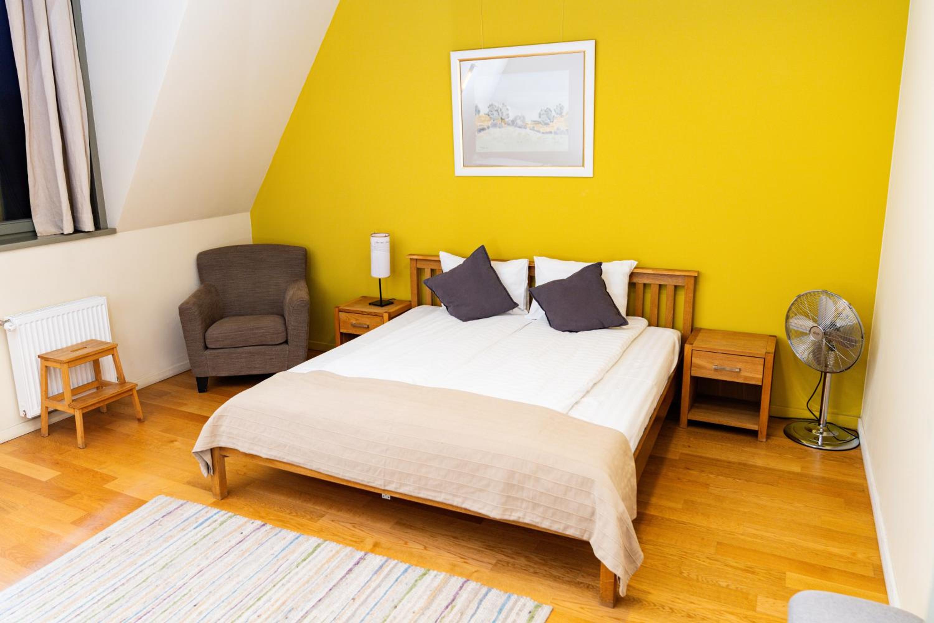 Deluxe Family Suite - Photo 2