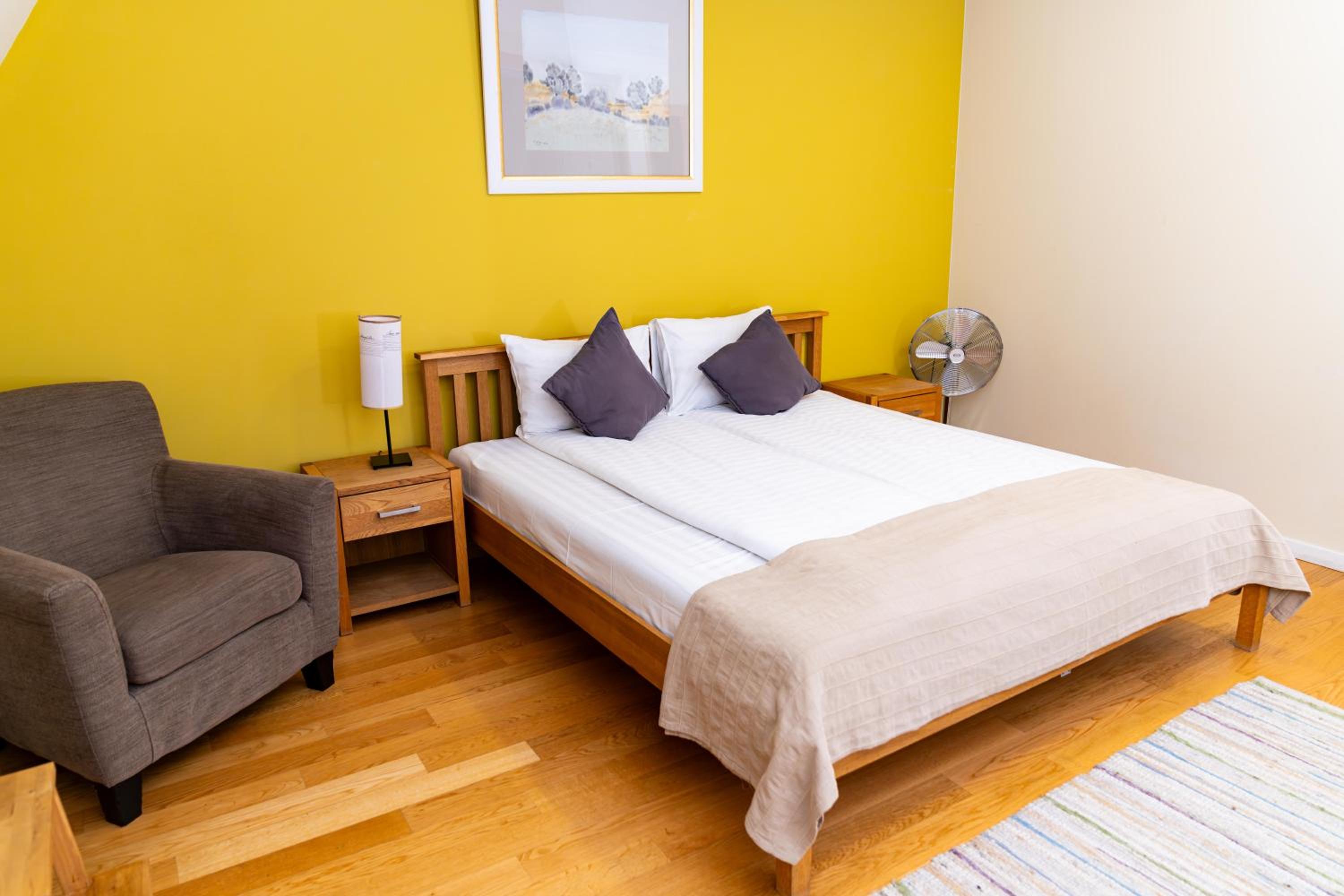 Deluxe Family Suite - Photo 4