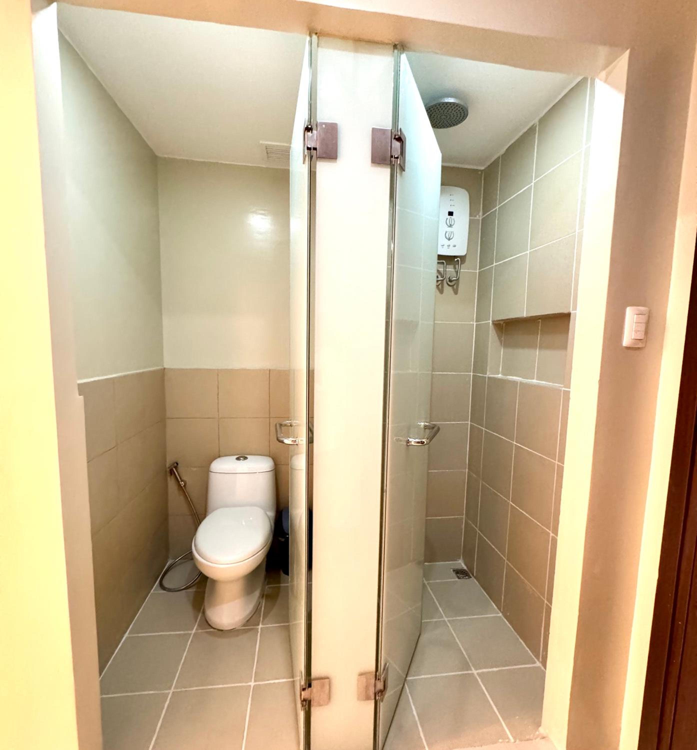 Deluxe Double or Twin Room with City View - Photo 5