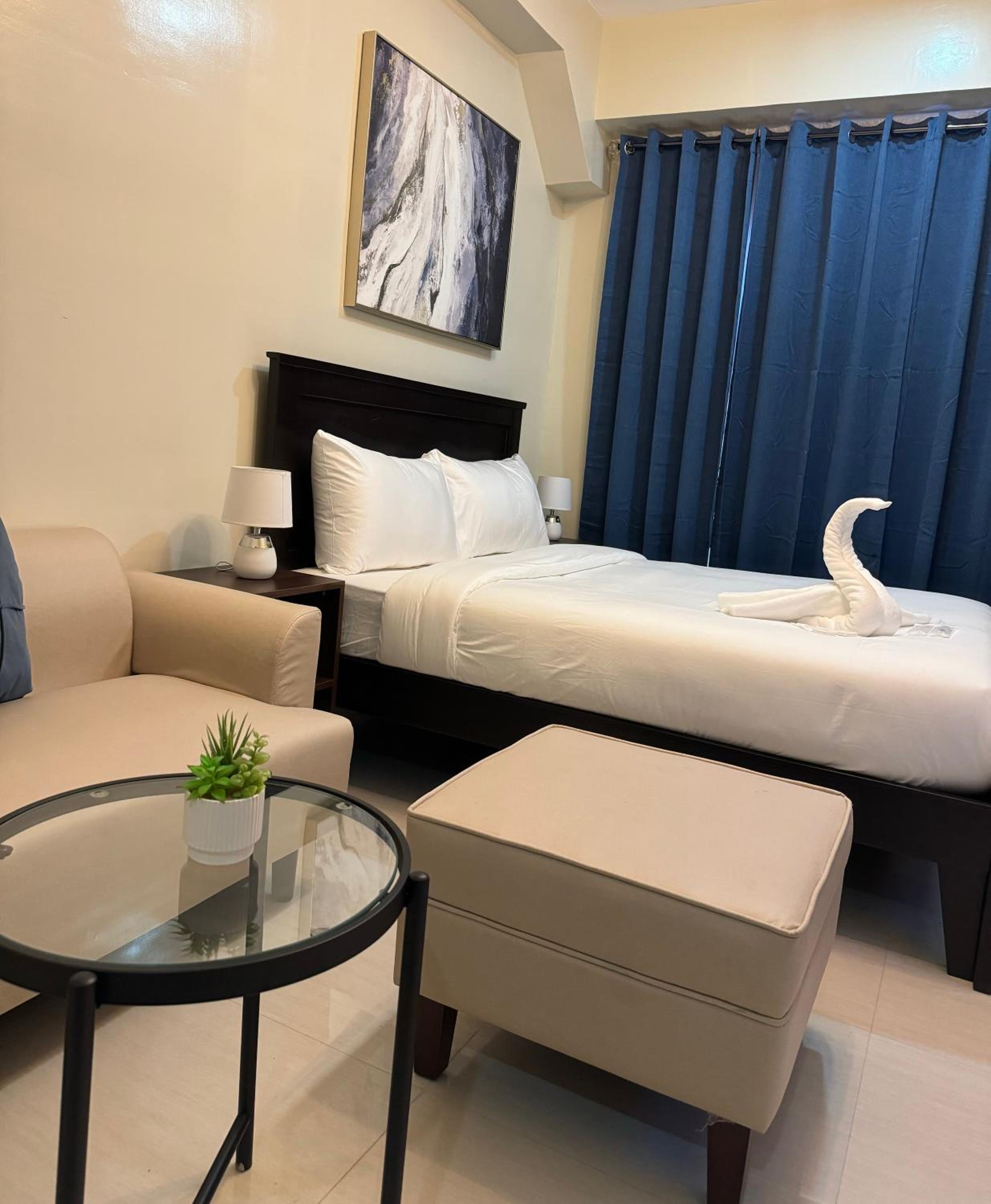 Deluxe Double or Twin Room with City View - Photo 10