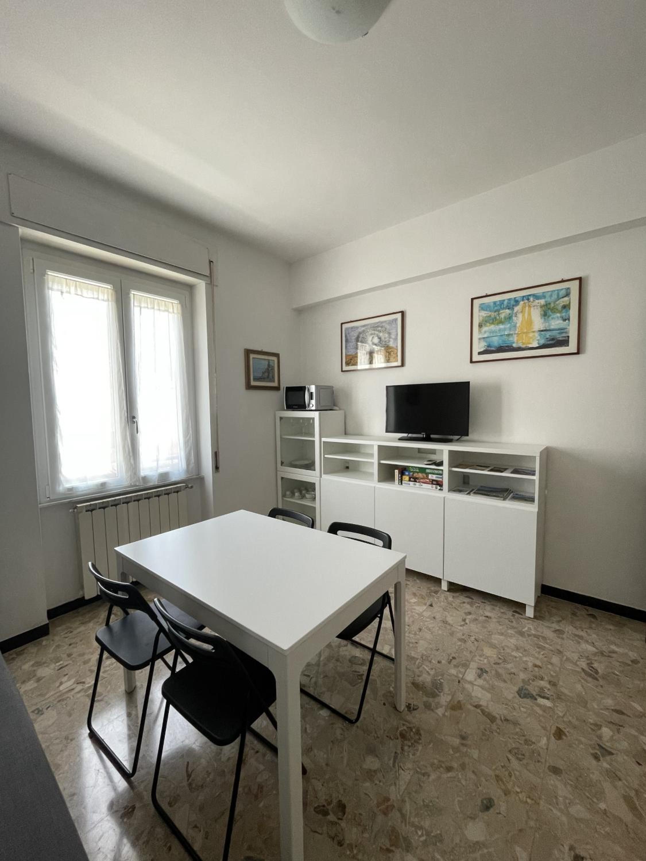 Two-Bedroom Apartment - Photo 31