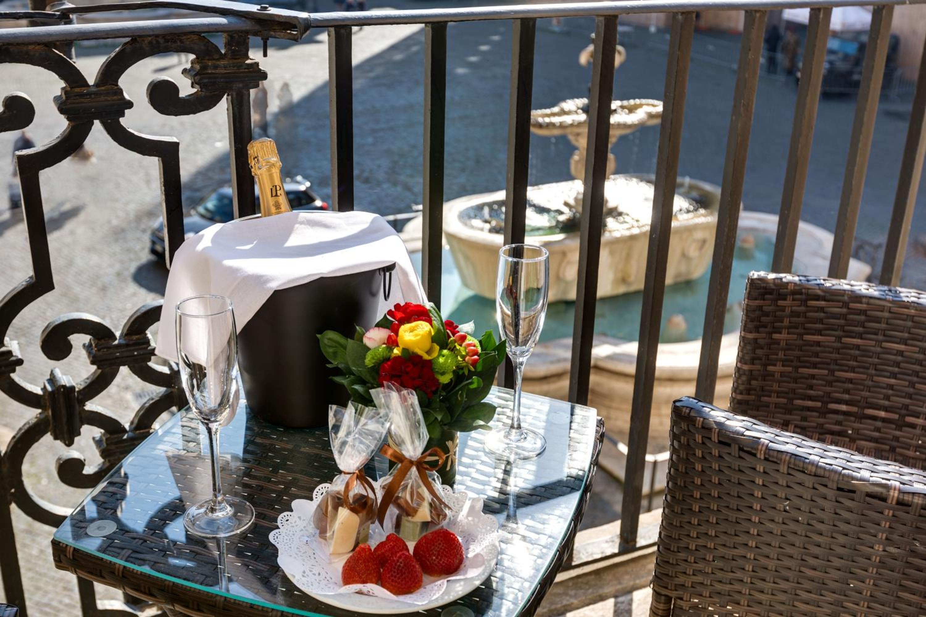 Suite with City View photo 2
