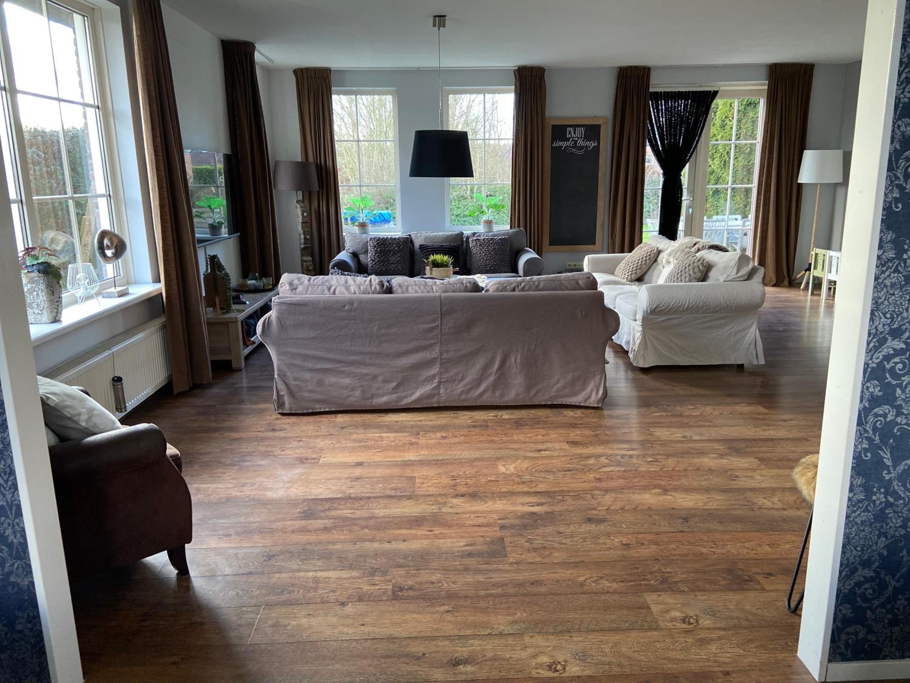 Six-Bedroom House photo 1