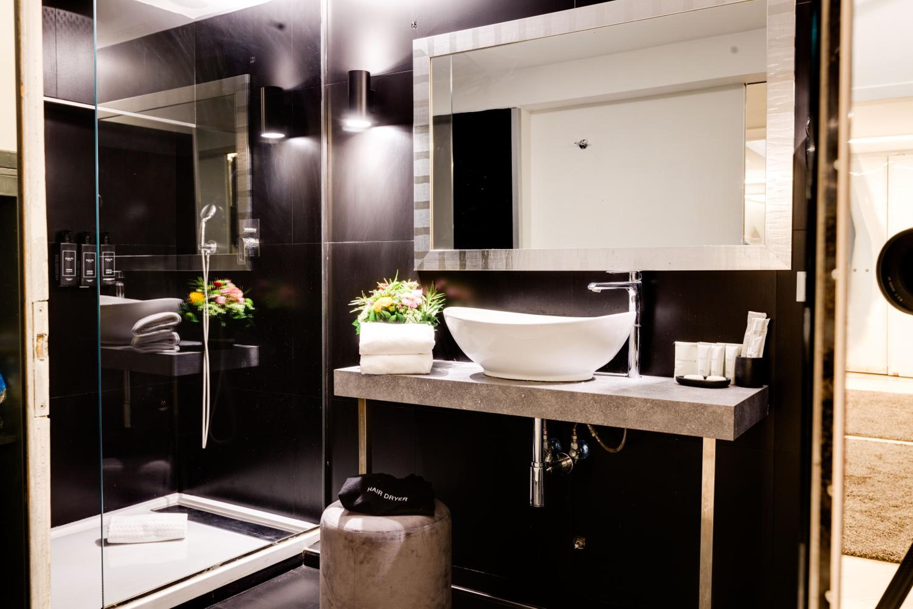 Prestige Duplex Suite photo 3