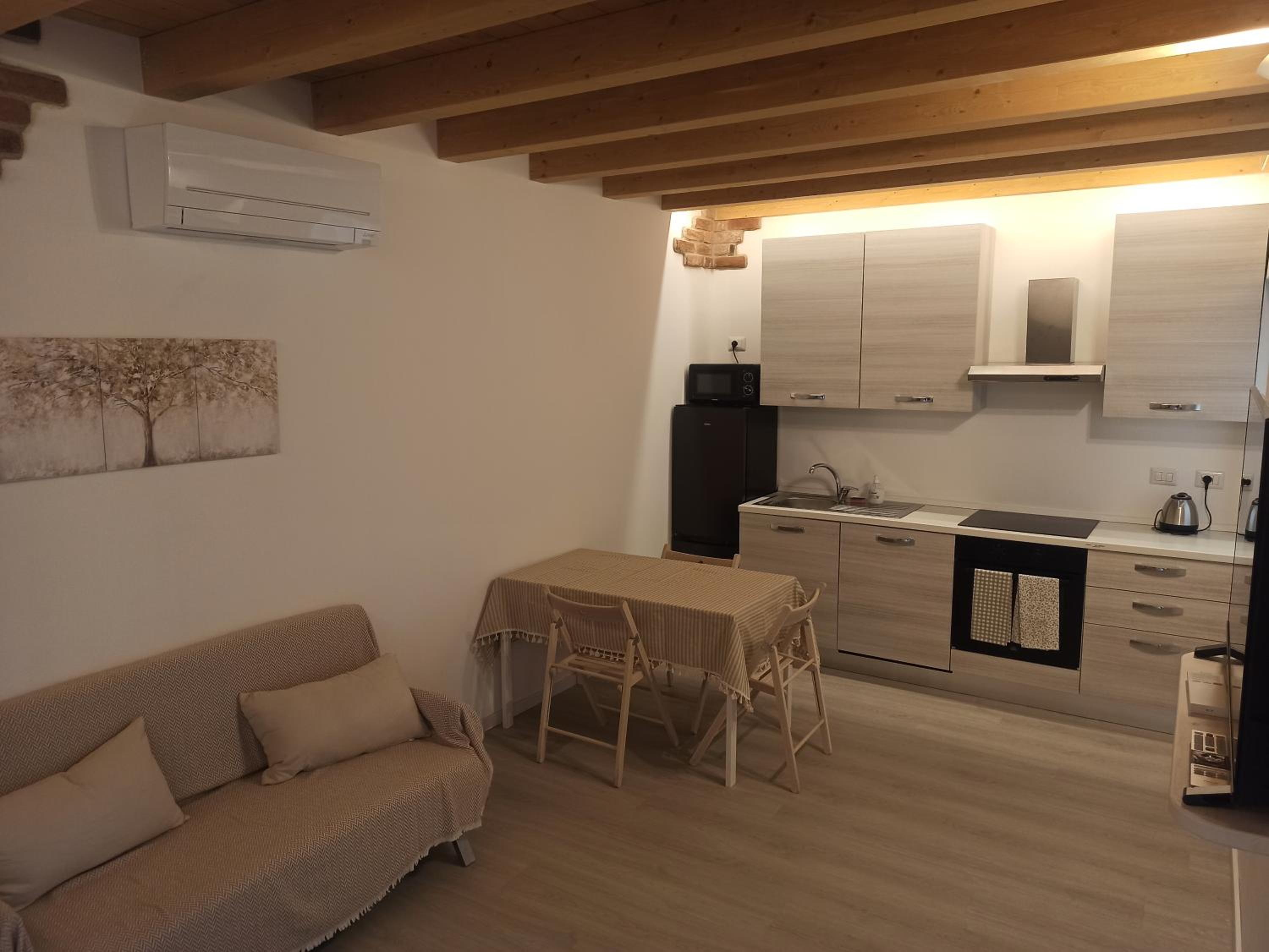 Apartment photo 2