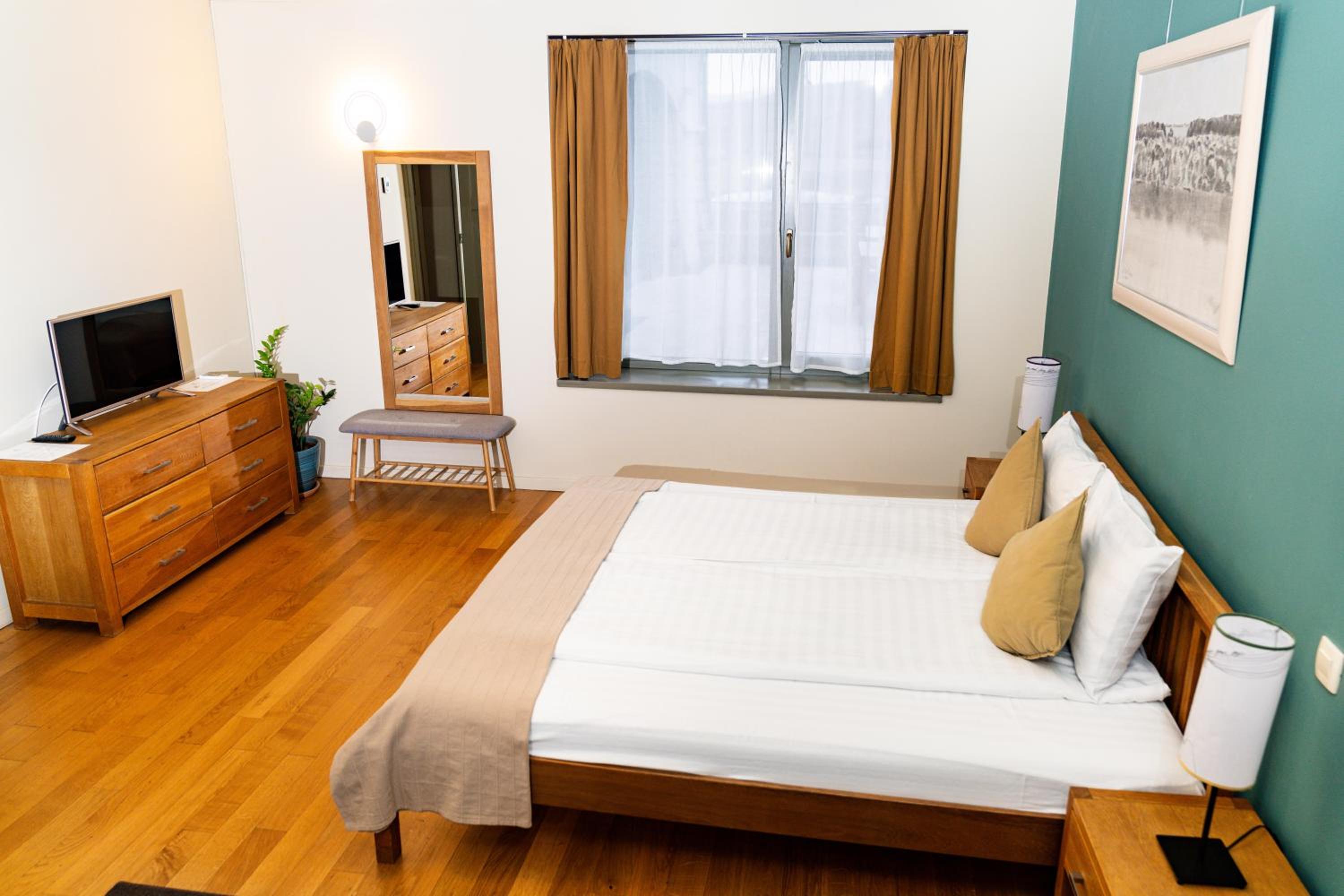 King Room - Disability Access - Photo 3