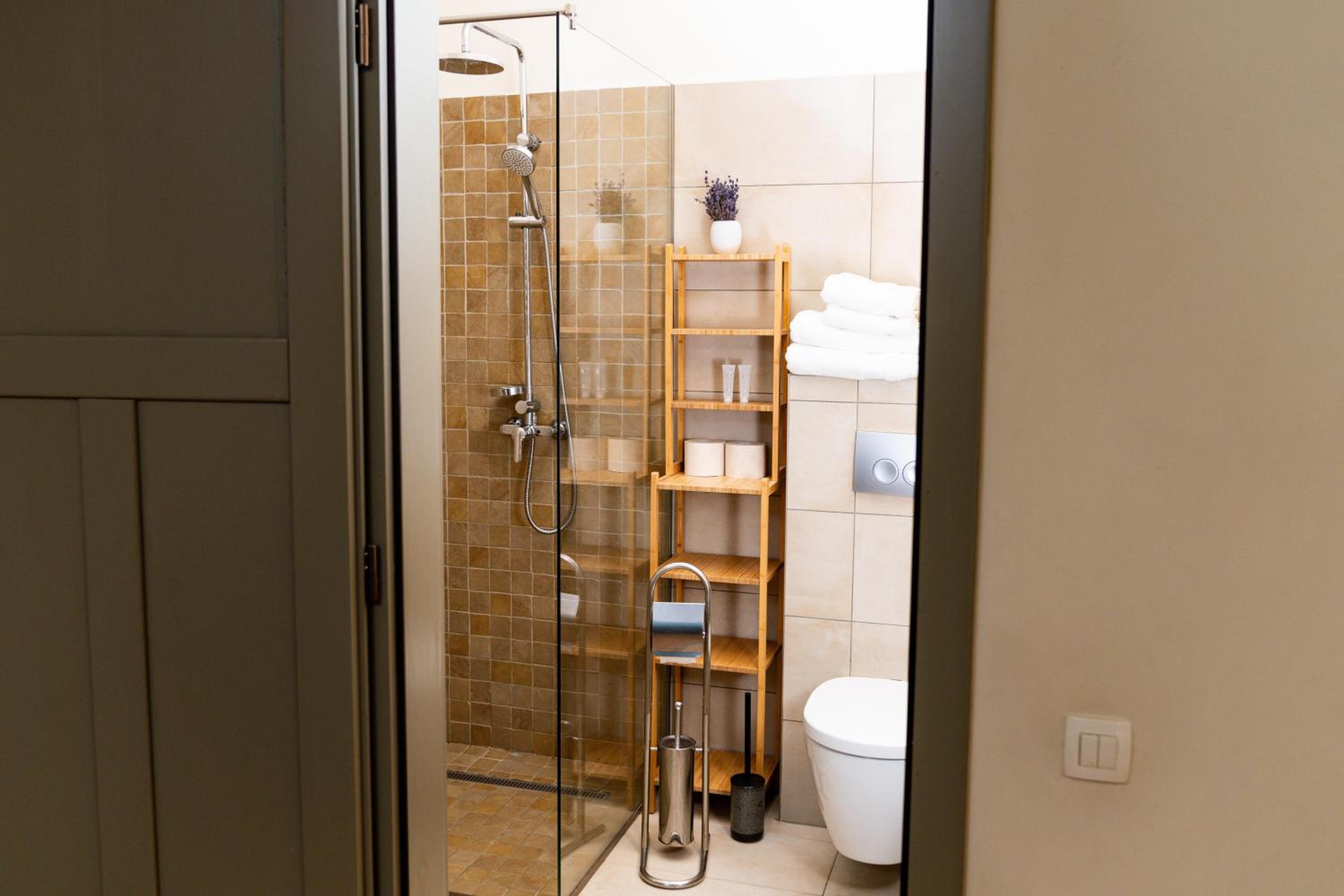 King Room - Disability Access - Photo 5