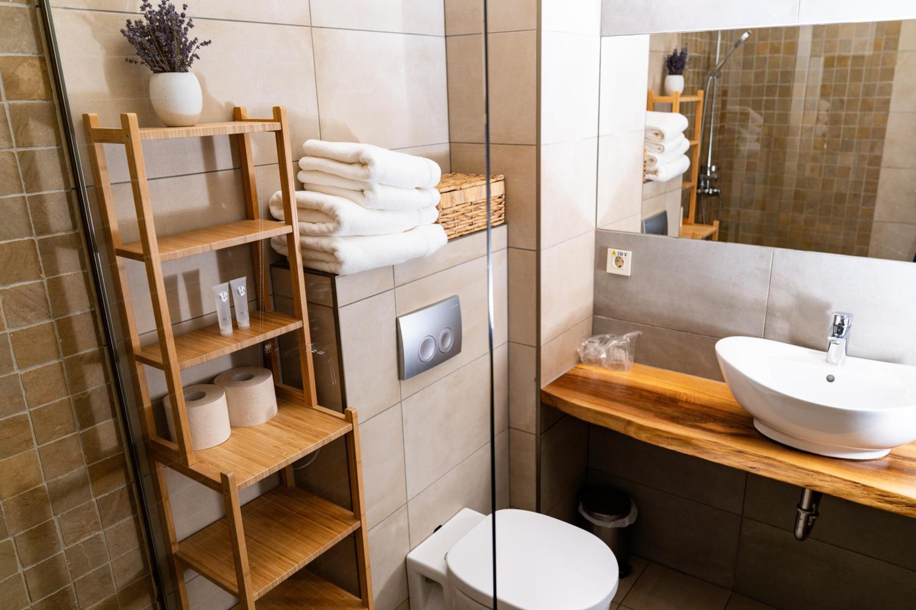 King Room - Disability Access - Photo 6