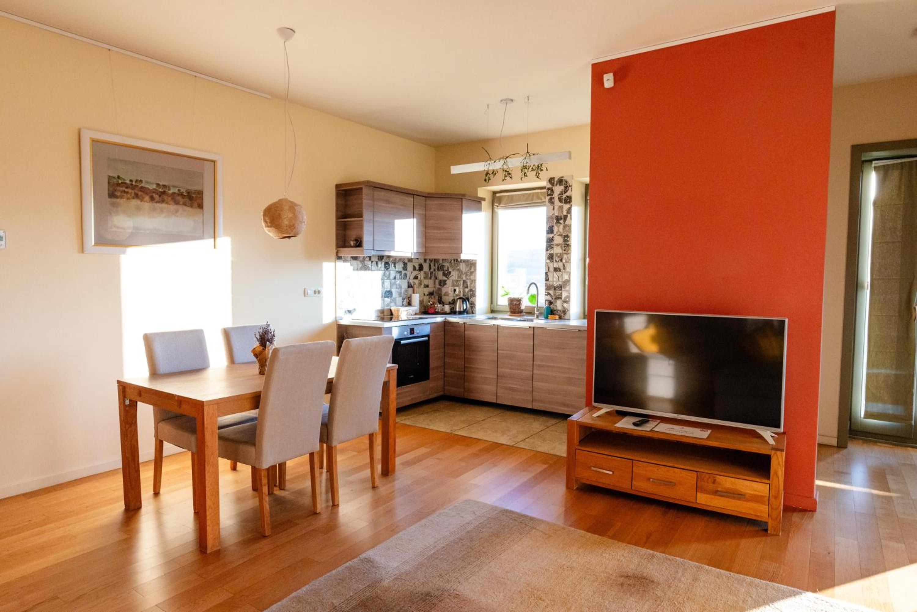 One-Bedroom Apartment - Photo 9