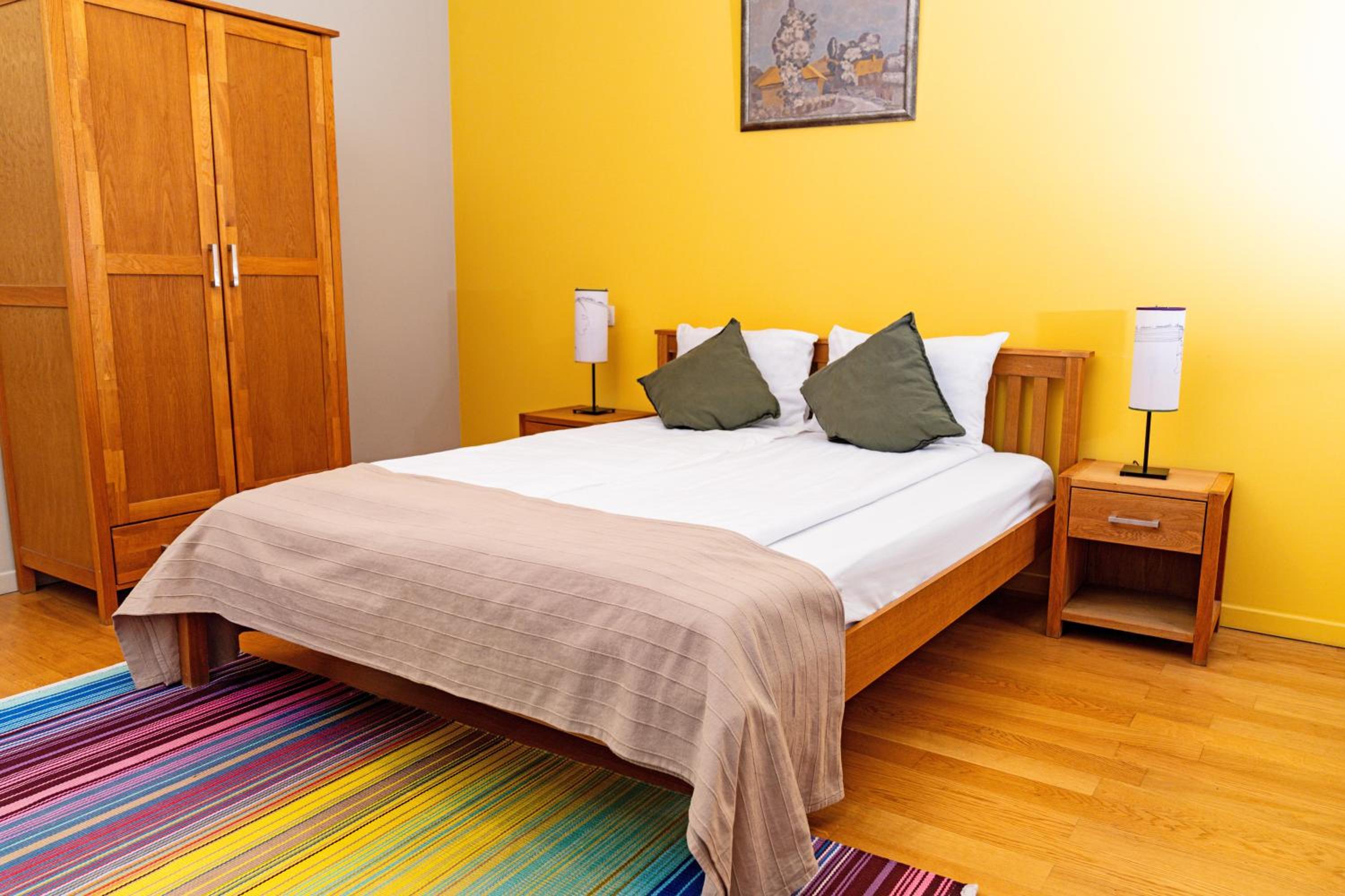 One-Bedroom Apartment - Photo 12