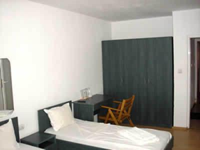 Triple Room - Photo 2