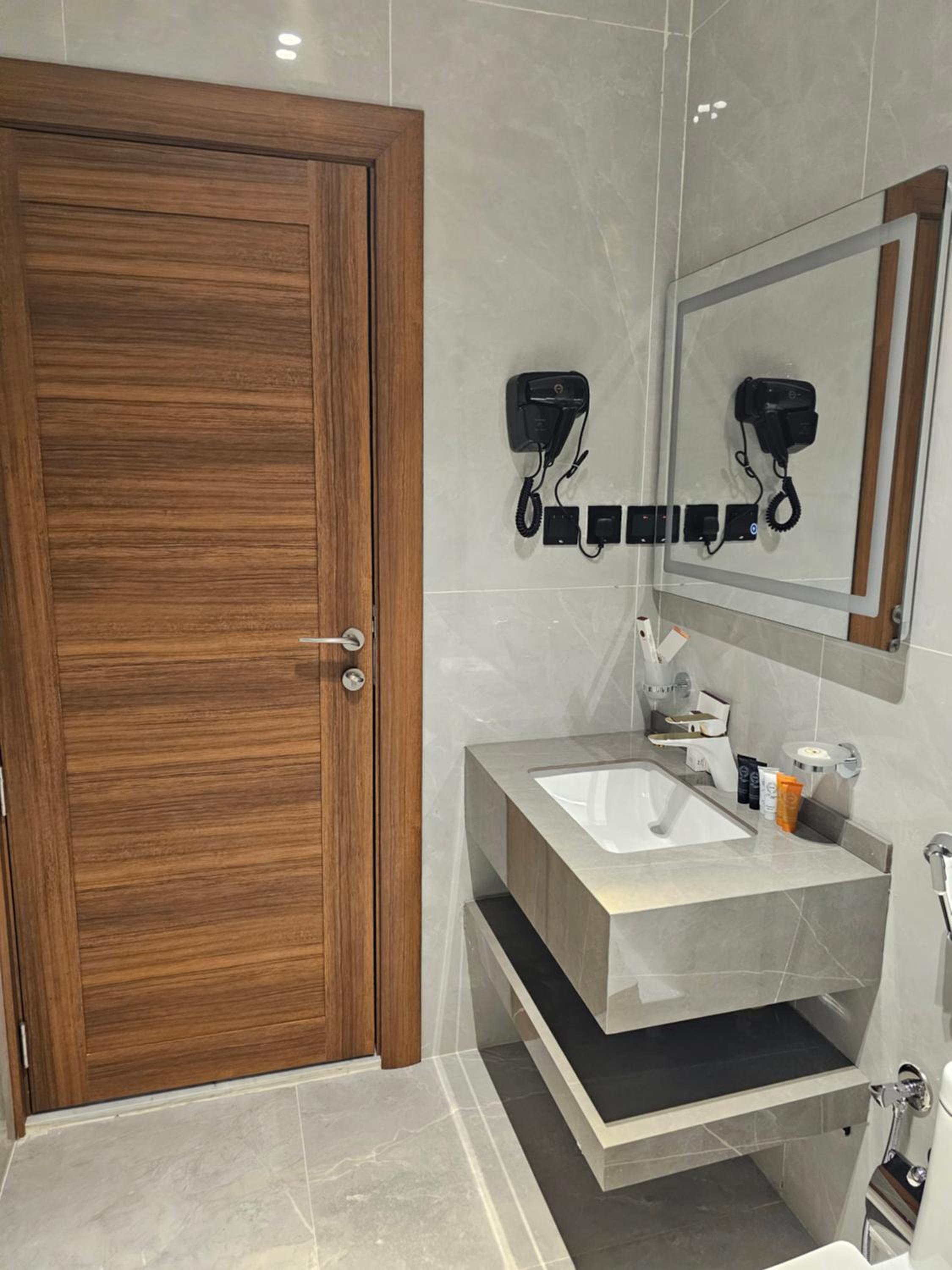 Chambre Double Deluxe - Vue Latérale sur Mer