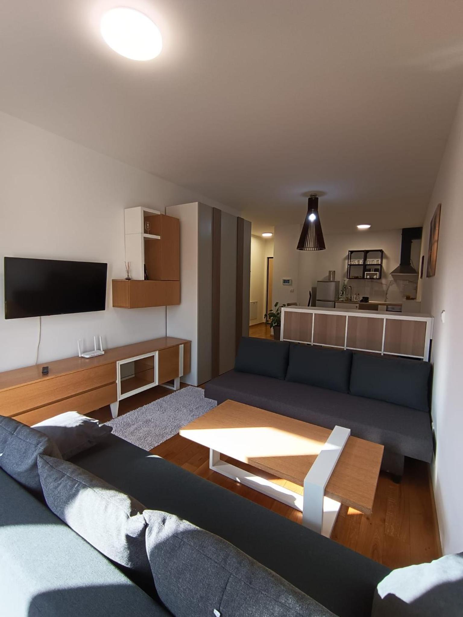 One-Bedroom Apartment photo 1