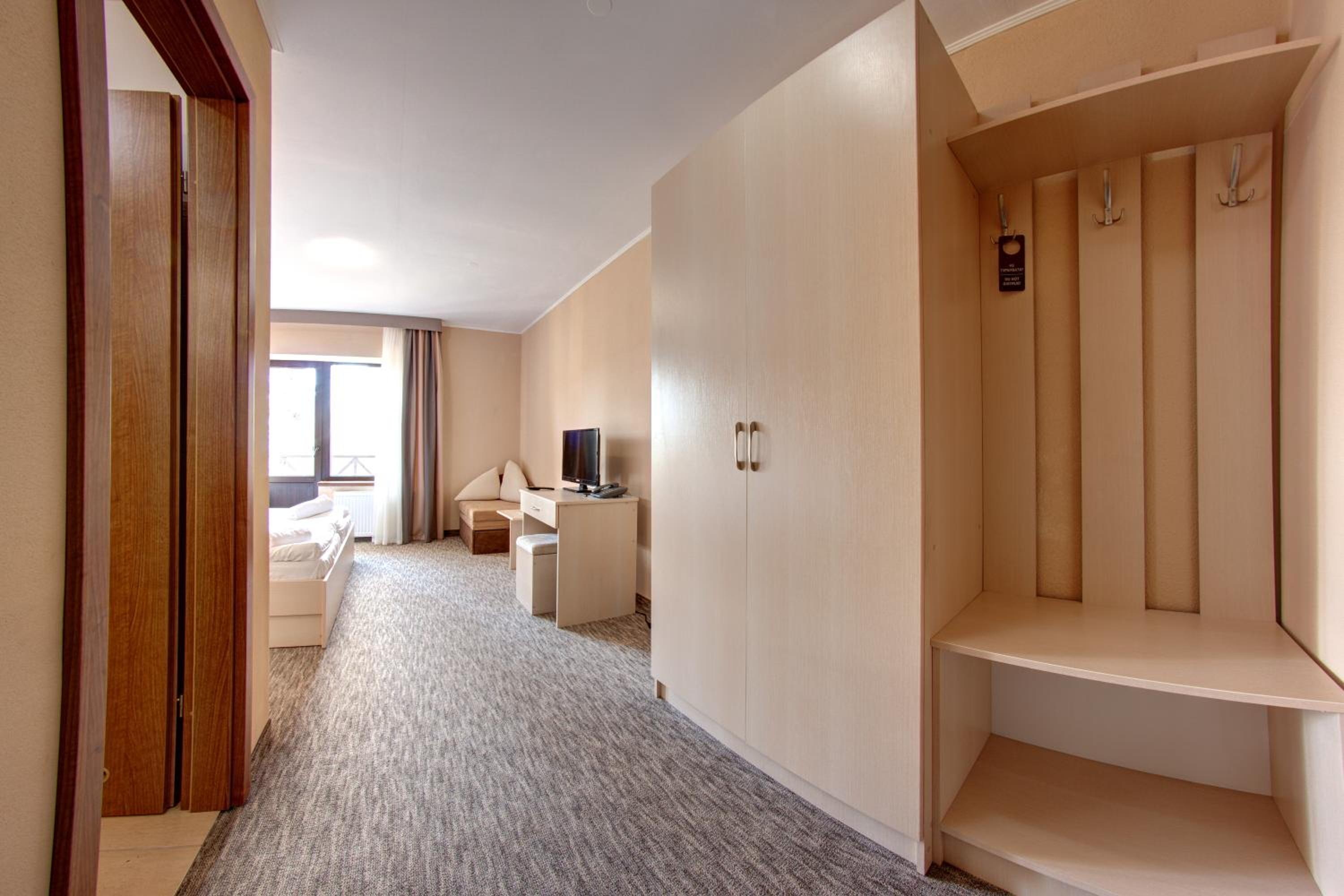 Standard Triple Room photo 2