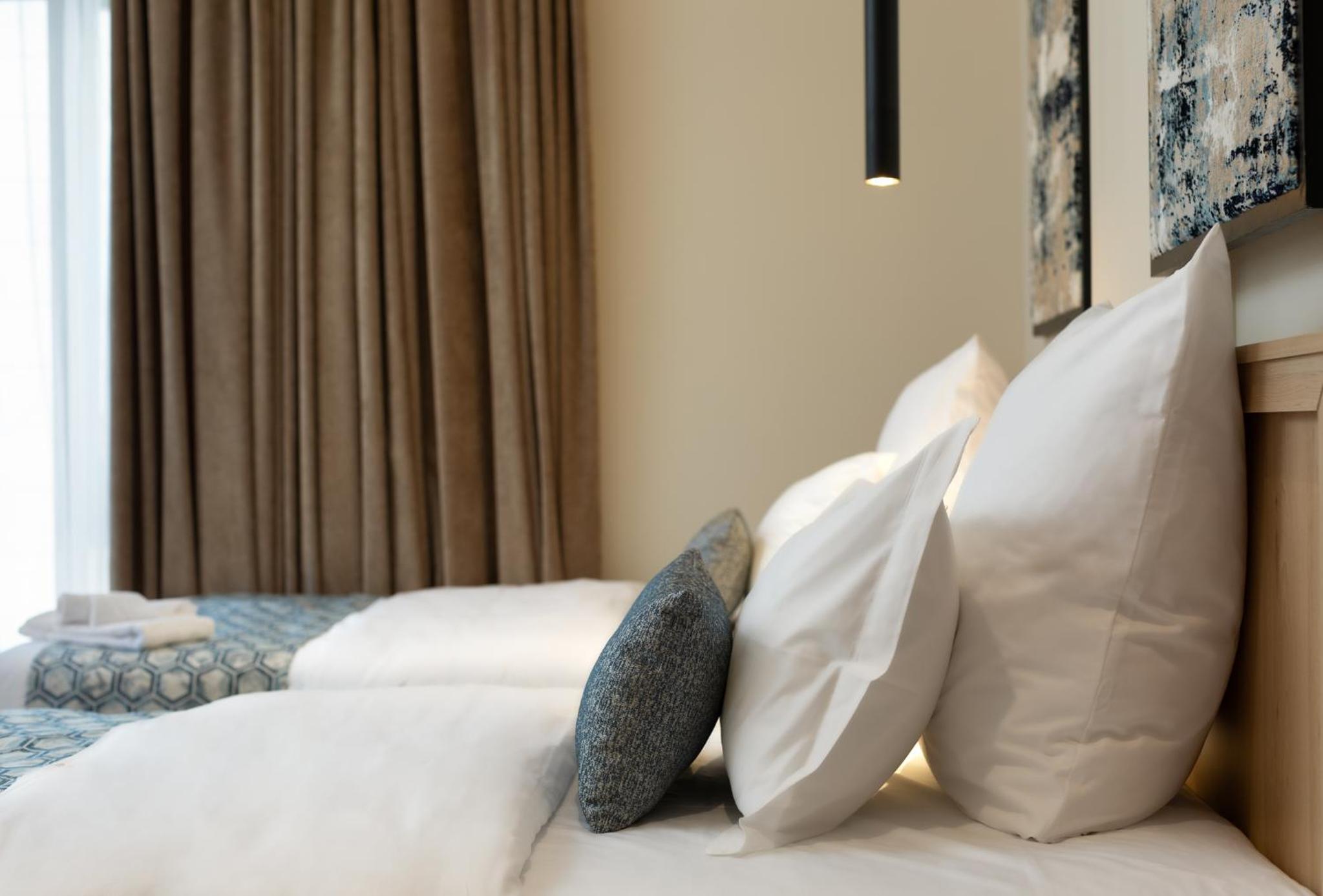 Standard Twin Room - Photo 3
