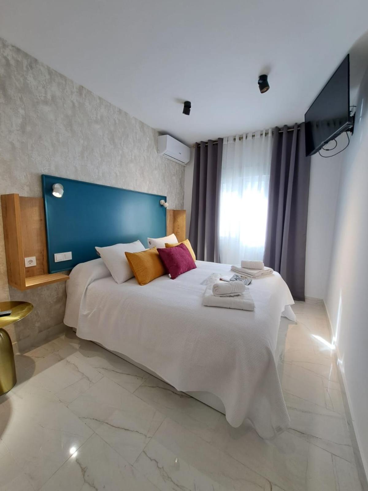 Double Room with Private Bathroom photo 3
