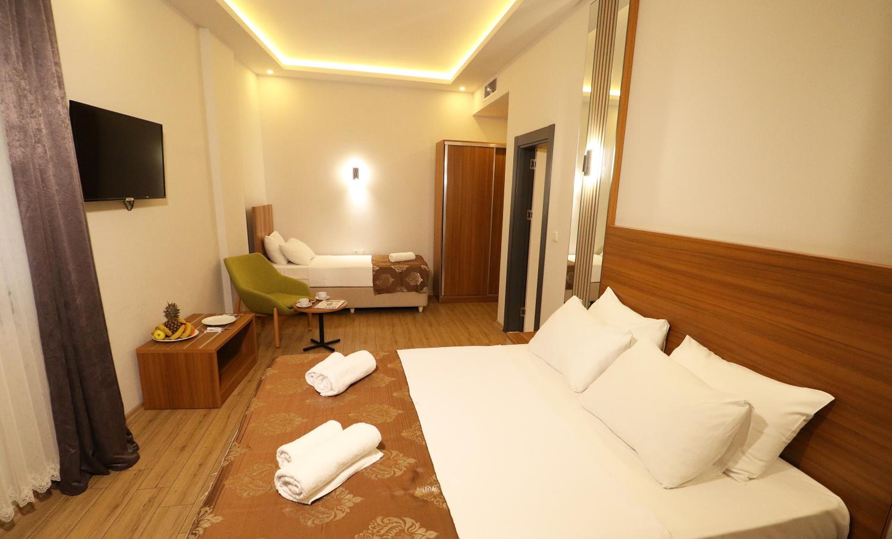 Standard Triple Room - Photo 1