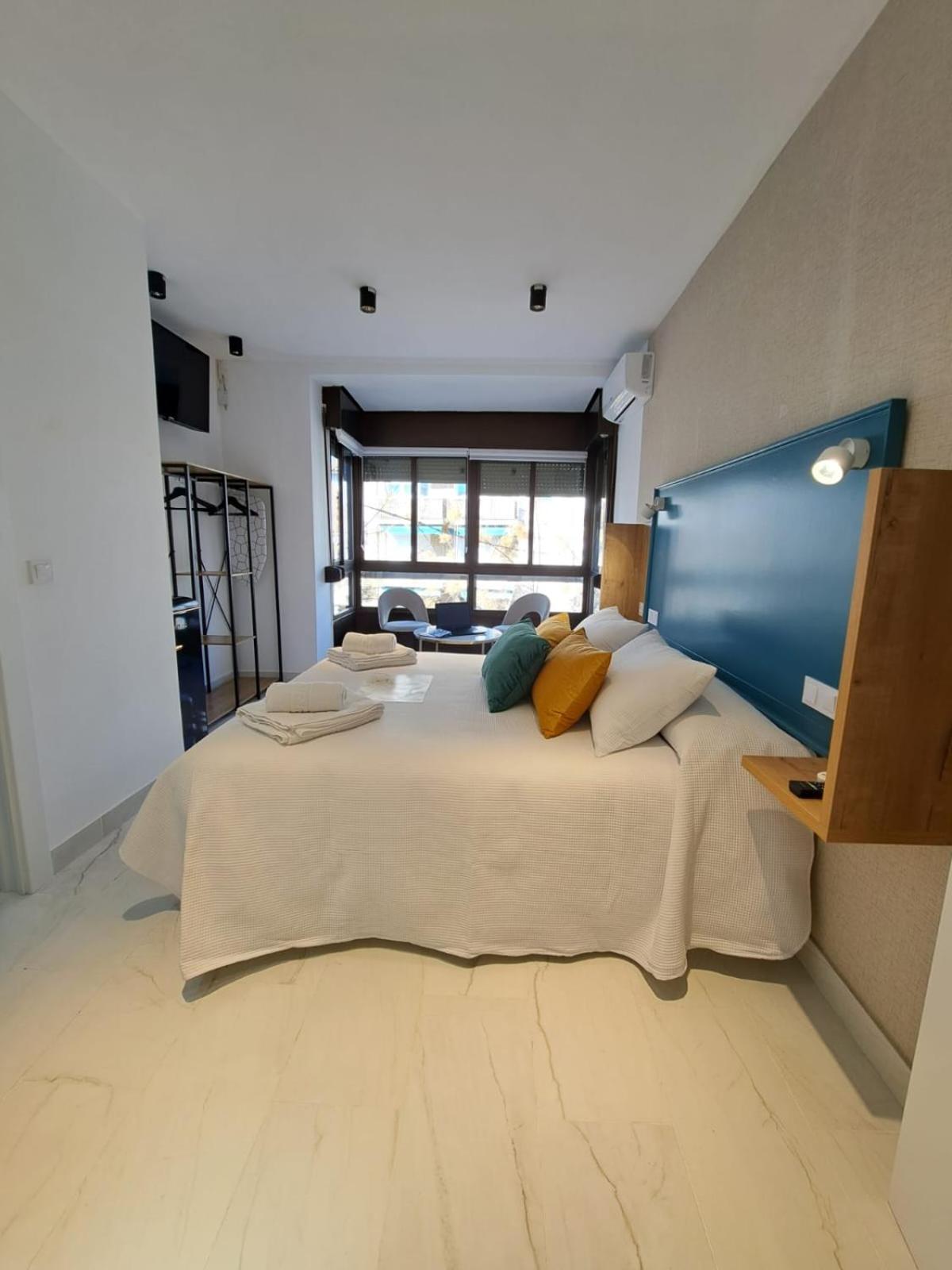 Deluxe Double Room with Balcony photo 2