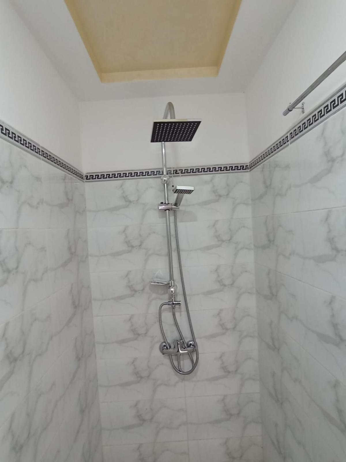 Double Room with Private Bathroom - Photo 5